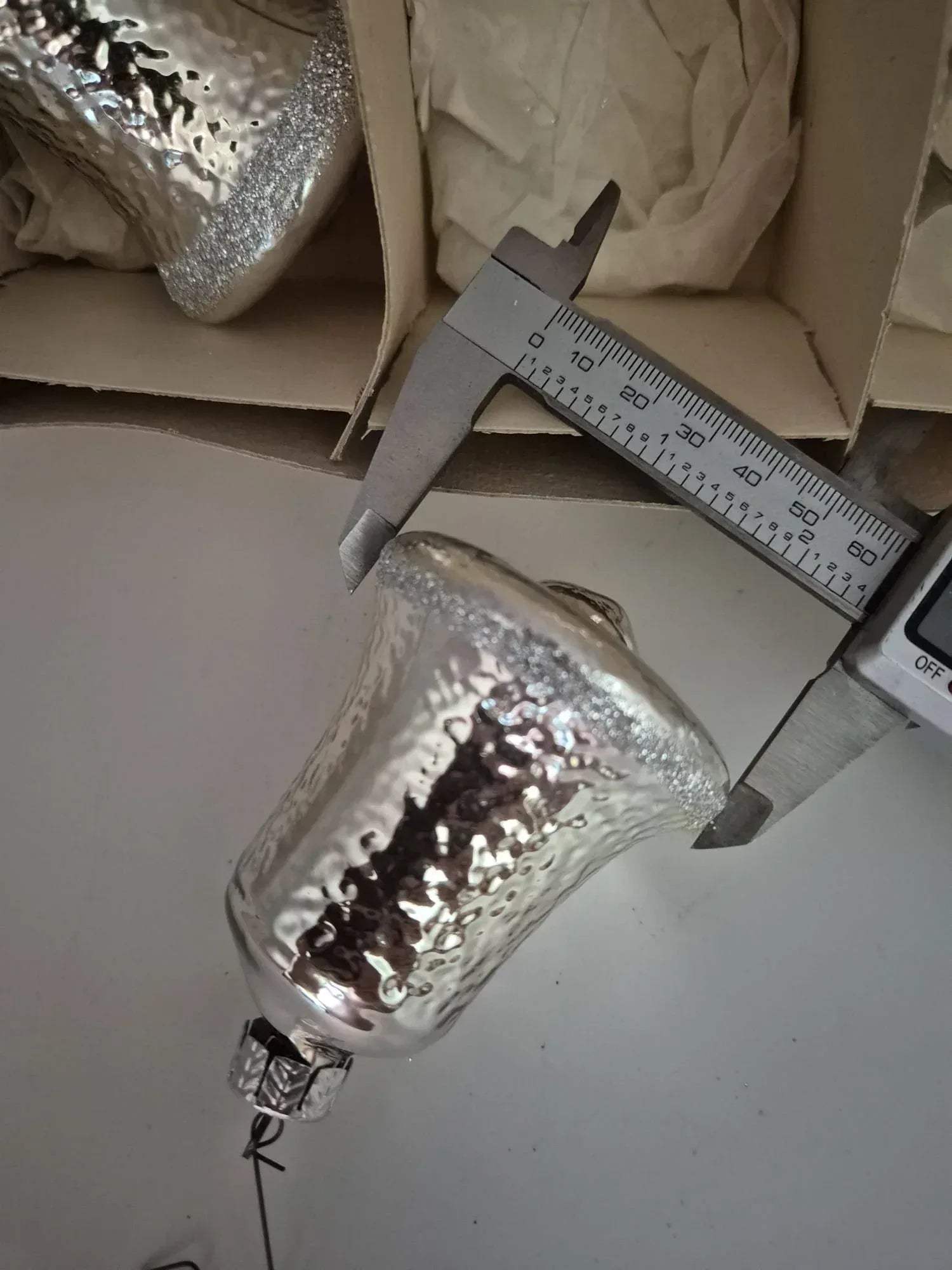 Christbaumschmuck – Glocken und Zapfen Silber