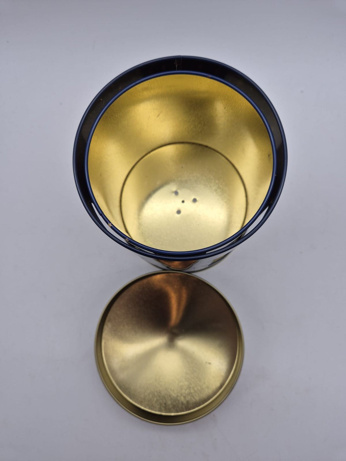 Wicklein Weihnachtsdose aus Blech – Keksdose mit Spieluhr und Weihnachtsmotiven – ca. 20 cm