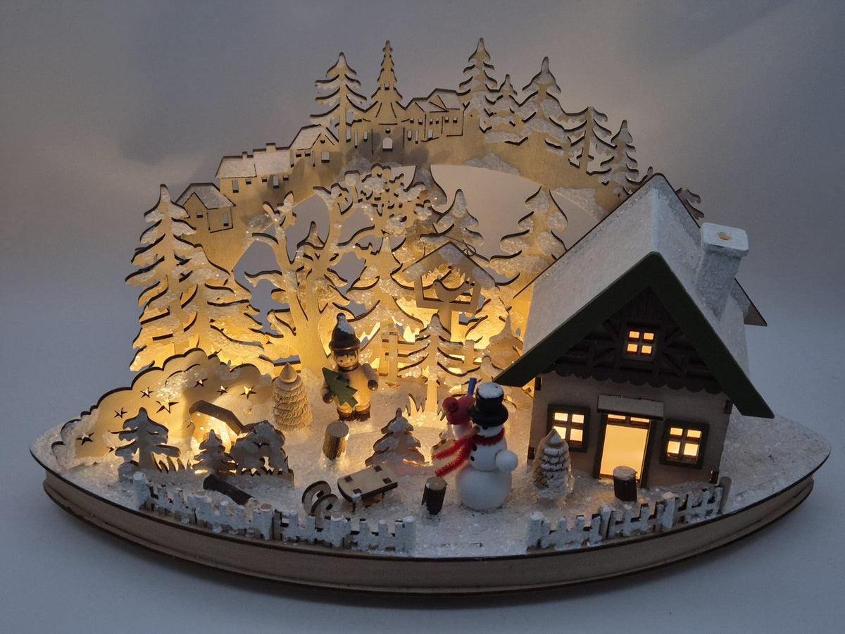Beleuchtetes Winterdorf aus Holz – LED-Farbwechsel – QVC – ca. 22 cm