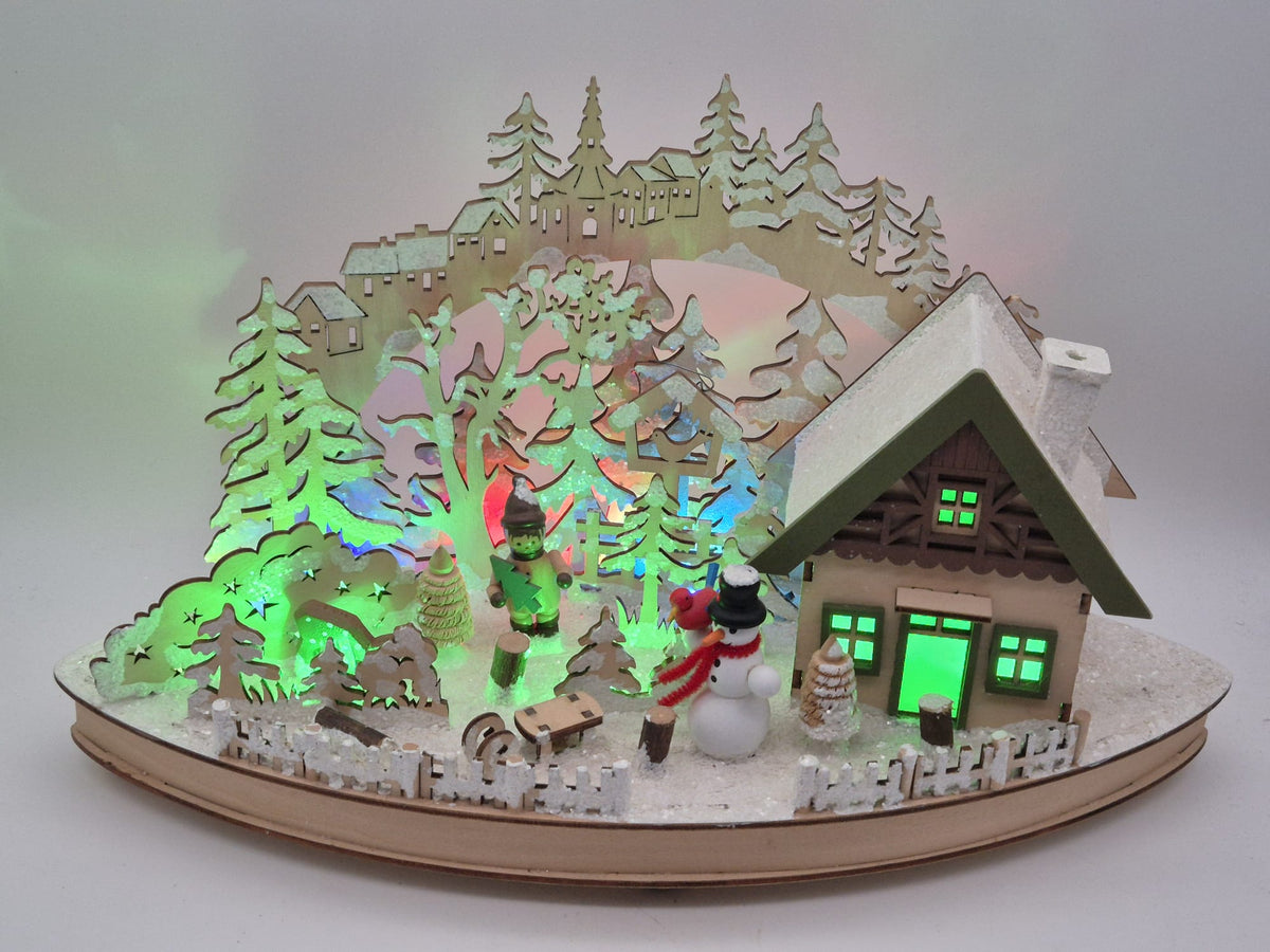 Beleuchtetes Winterdorf aus Holz – LED-Farbwechsel – QVC – ca. 22 cm