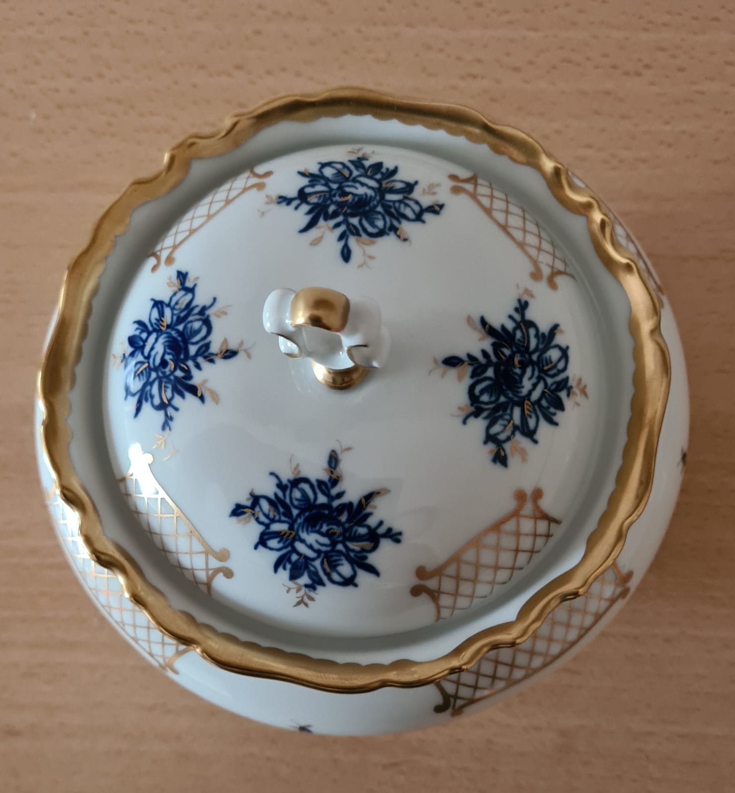 Reichenbacher Porzellan Deckeldose, Bonboniere mit Blumenmuster und Goldrand
