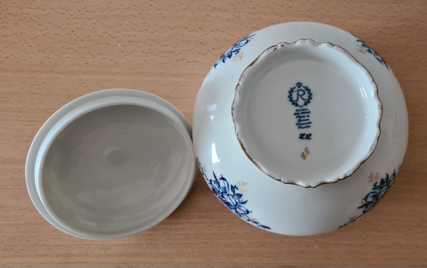 Reichenbacher Porzellan Deckeldose, Bonboniere mit Blumenmuster und Goldrand