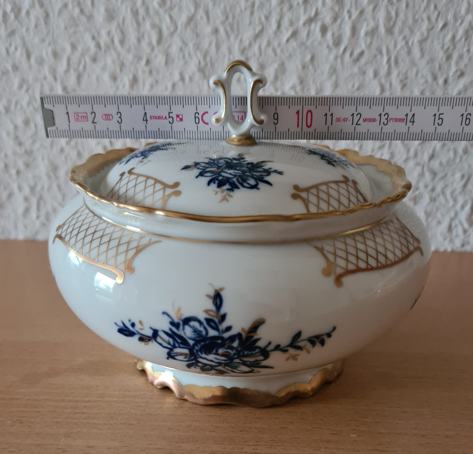 Reichenbacher Porzellan Deckeldose, Bonboniere mit Blumenmuster und Goldrand