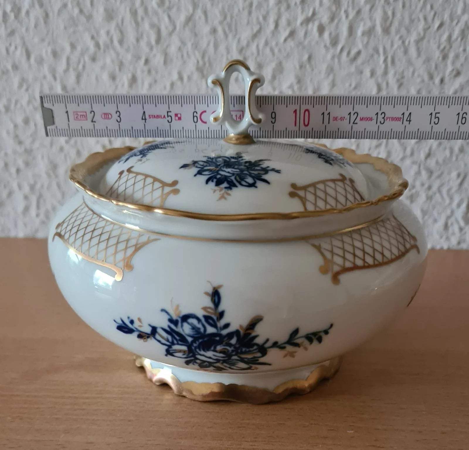Reichenbacher Porzellan Deckeldose, Bonboniere mit Blumenmuster und Goldrand