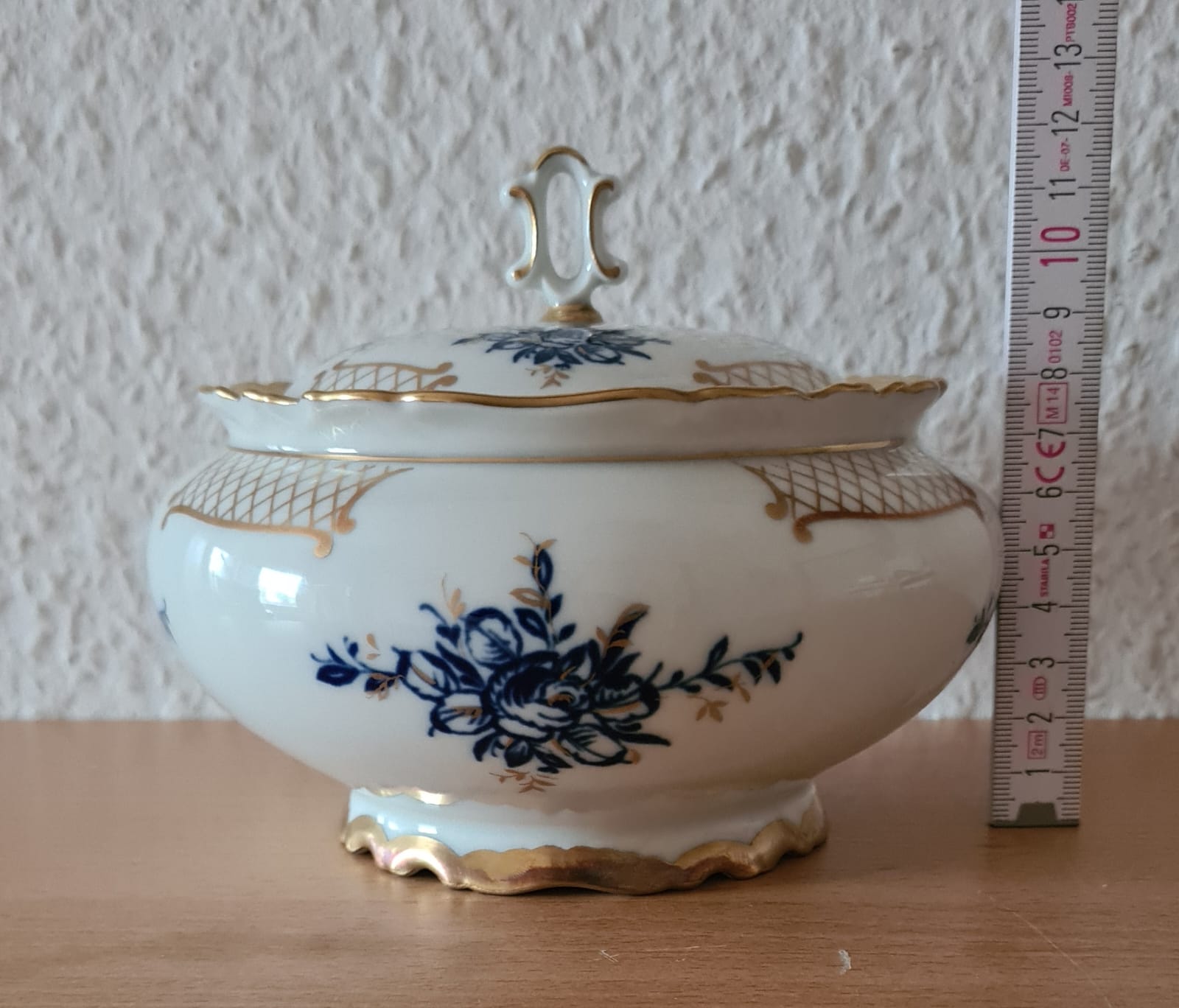 Reichenbacher Porzellan Deckeldose, Bonboniere mit Blumenmuster und Goldrand