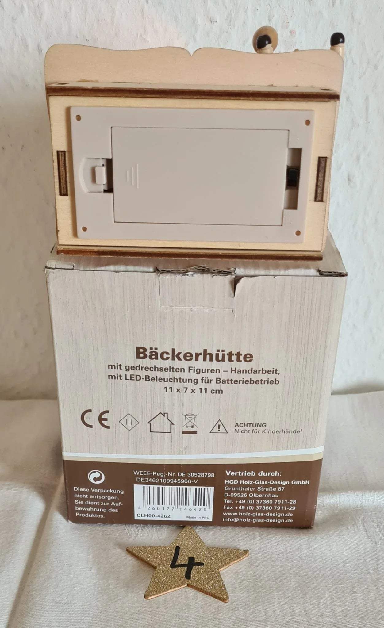 LED Bäckerhütte mit gedrechselten Figuren / Weihnachten