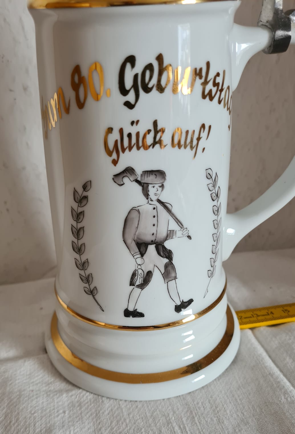 Porzellankrug mit Zinndeckel von Schönknecht Reichenbach Glück auf 80. Geburtstag, Bierkrug, Humpen