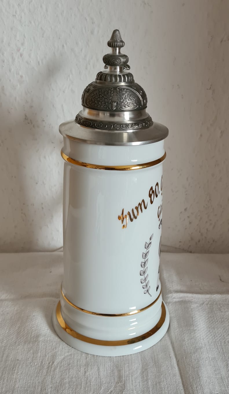 Porzellankrug mit Zinndeckel von Schönknecht Reichenbach Glück auf 80. Geburtstag, Bierkrug, Humpen