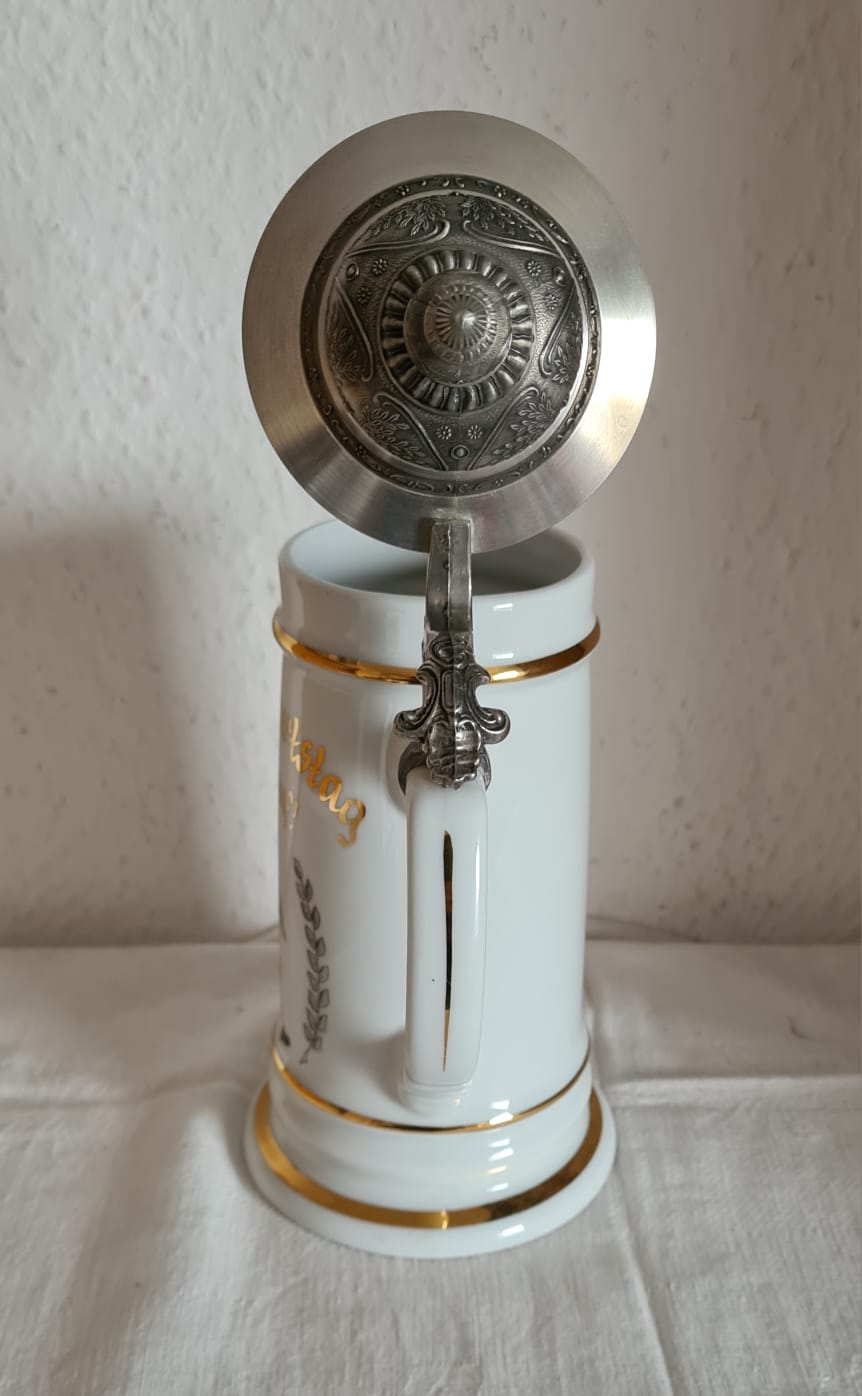 Porzellankrug mit Zinndeckel von Schönknecht Reichenbach Glück auf 80. Geburtstag, Bierkrug, Humpen