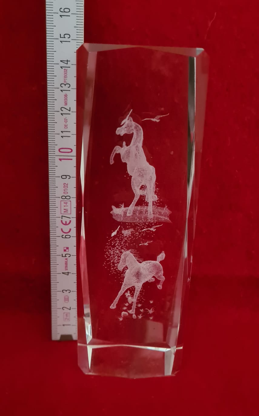 Briefbeschwerer aus Glas, Säule mit Pferden
