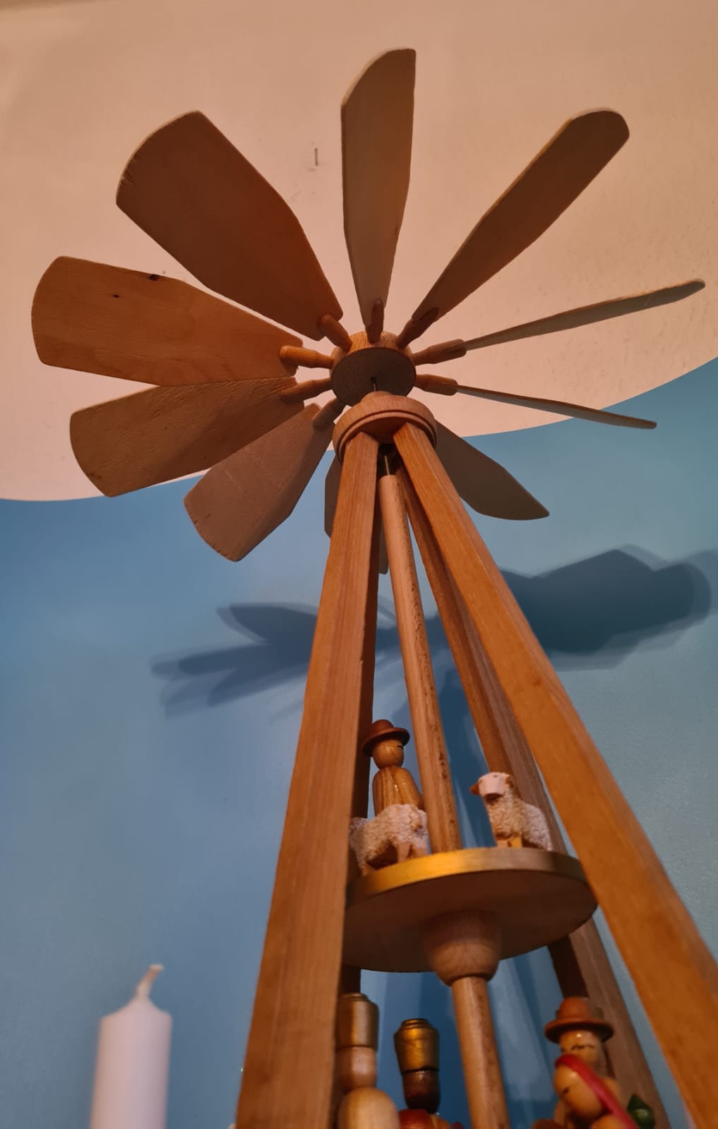 Alte erzgebirgische Weihnachtspyramide Kunstgewerbe Geschwister Schreiter