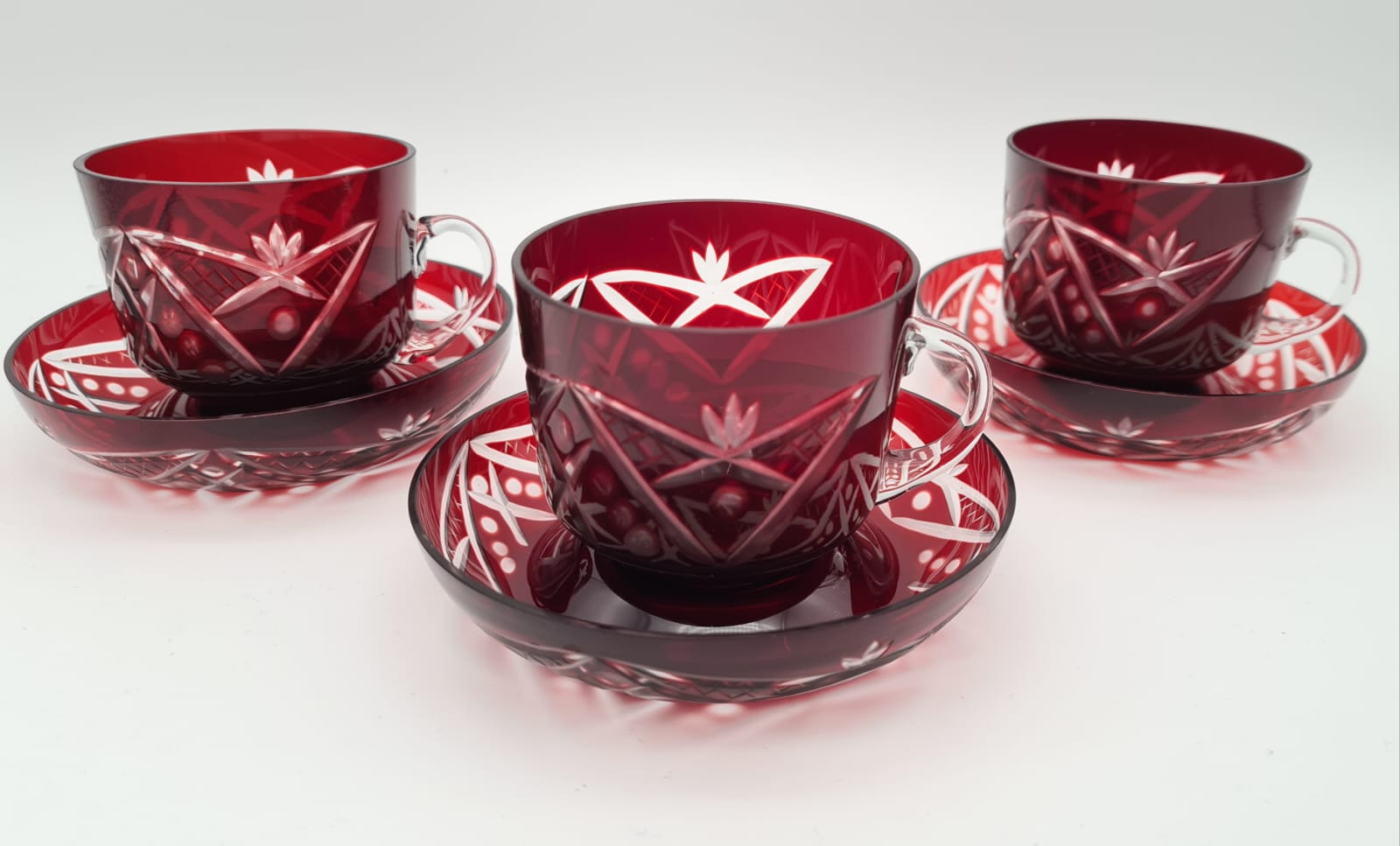 Kristallglas Tassen mit Untertassen in Rot 3er-Set, Bleikristall Teetassen