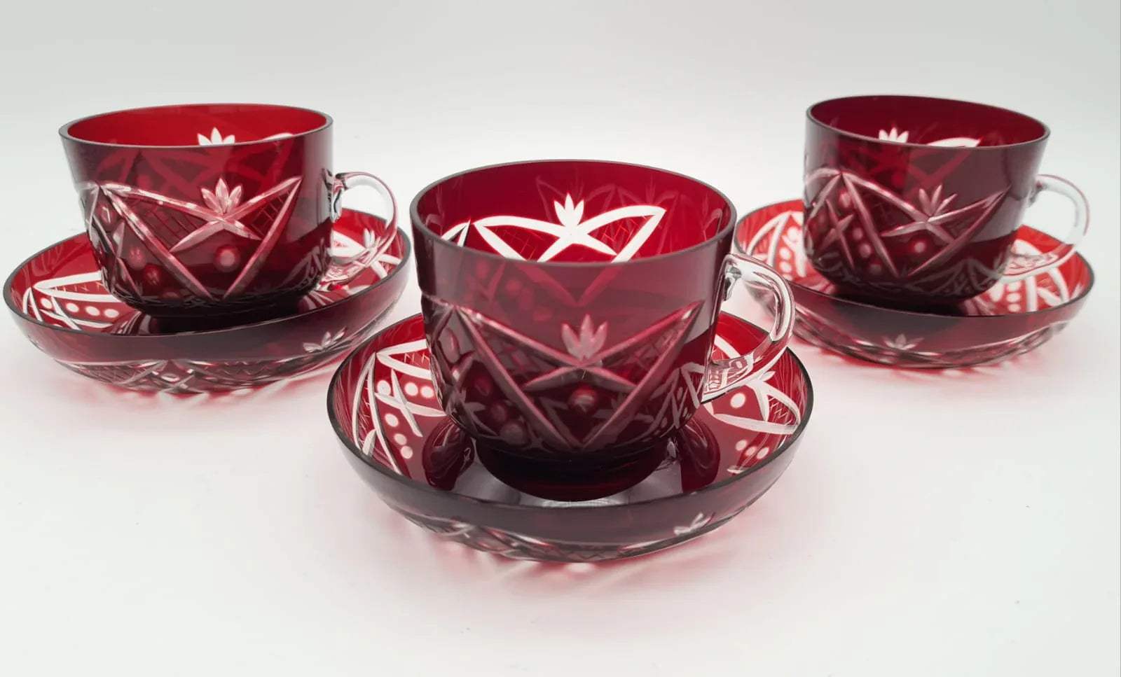 Kristallglas Tassen mit Untertassen in Rot 3er-Set, Bleikristall Teetassen