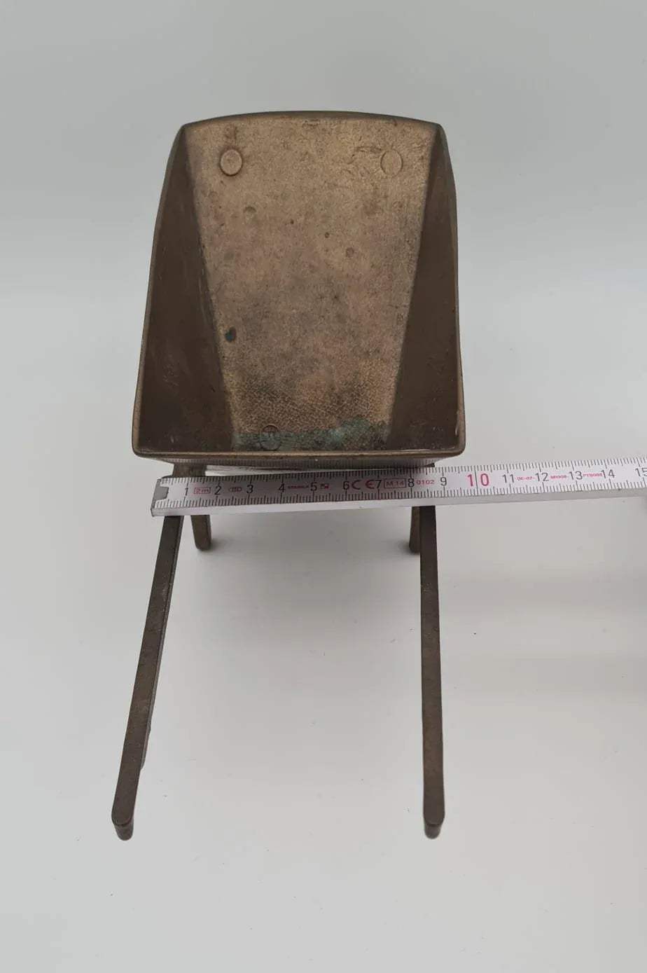 Vintage Dekoration kleine Schubkarre aus Messing
