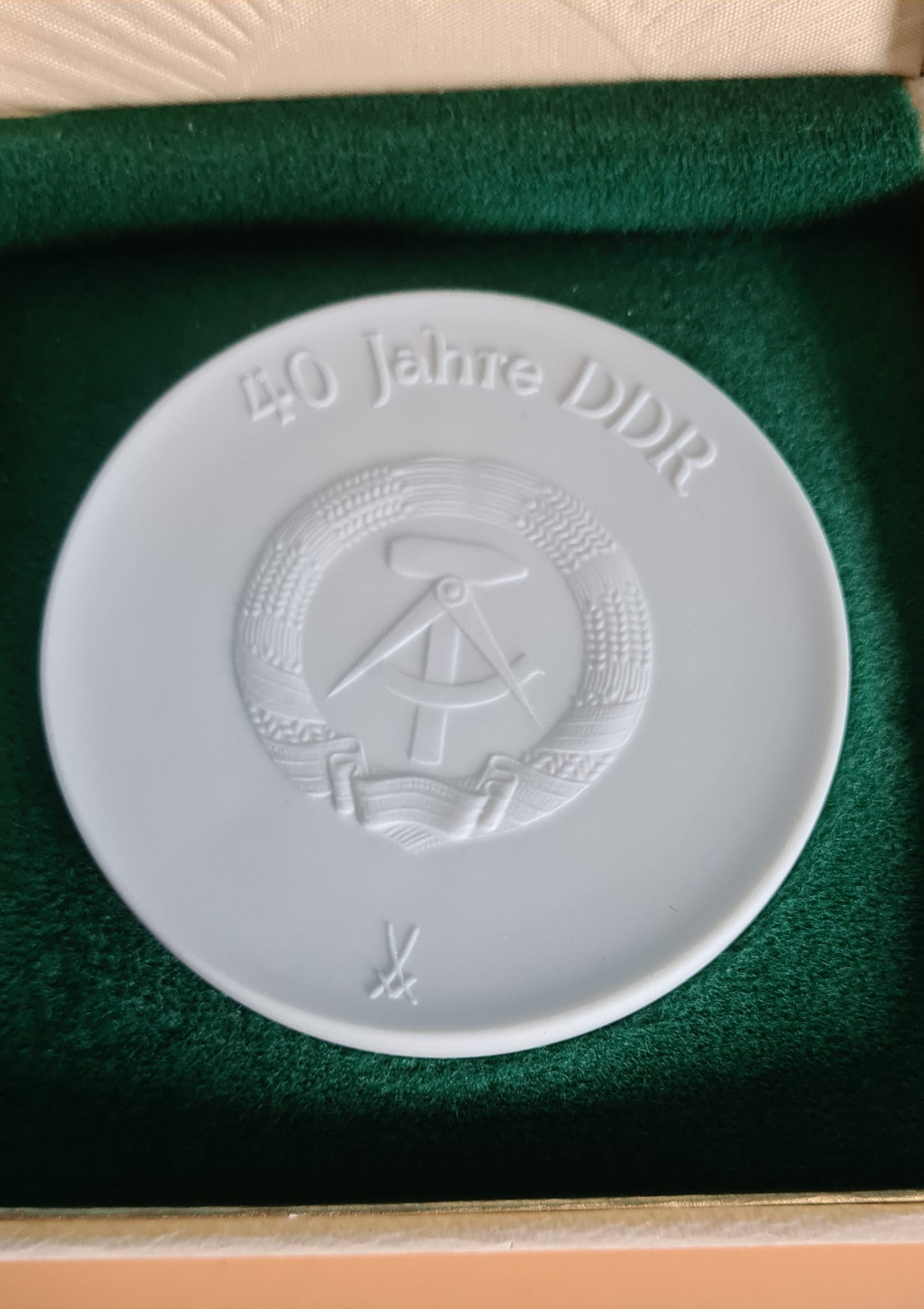 DDR Meissner Porzellan Medaille 40 Jahre Landtechnik OVP