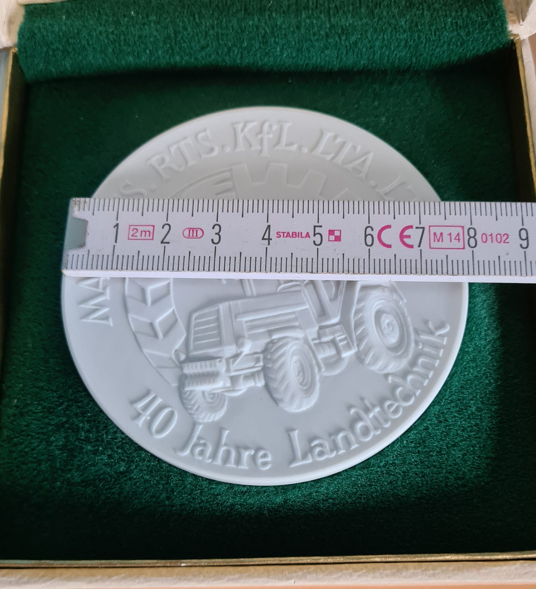 DDR Meissner Porzellan Medaille 40 Jahre Landtechnik OVP