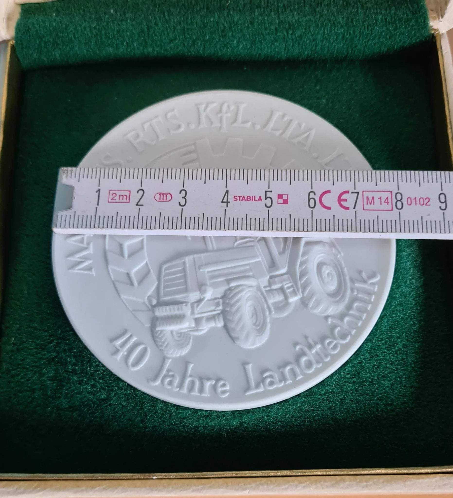 DDR Meissner Porzellan Medaille 40 Jahre Landtechnik OVP