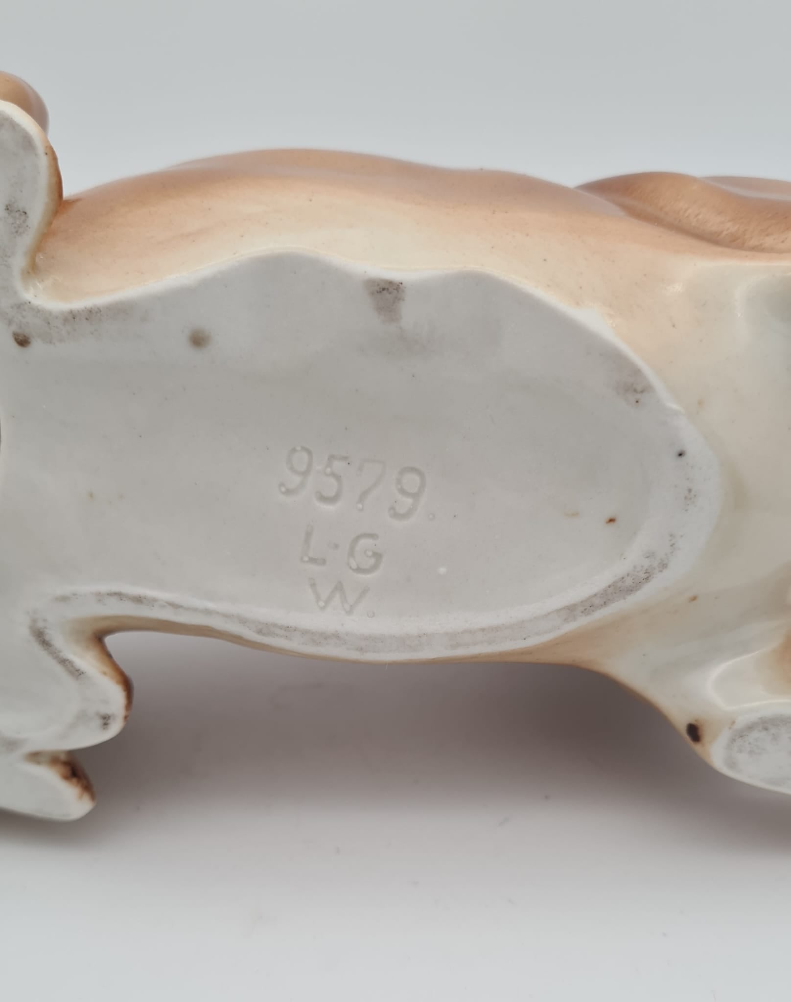 Alte Porzellanfigur Schäferhund LGW, Schäferhund aus Porzellan