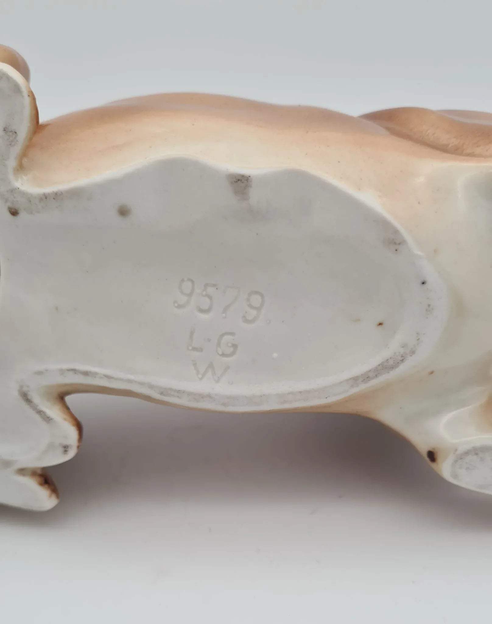 Alte Porzellanfigur Schäferhund LGW, Schäferhund aus Porzellan