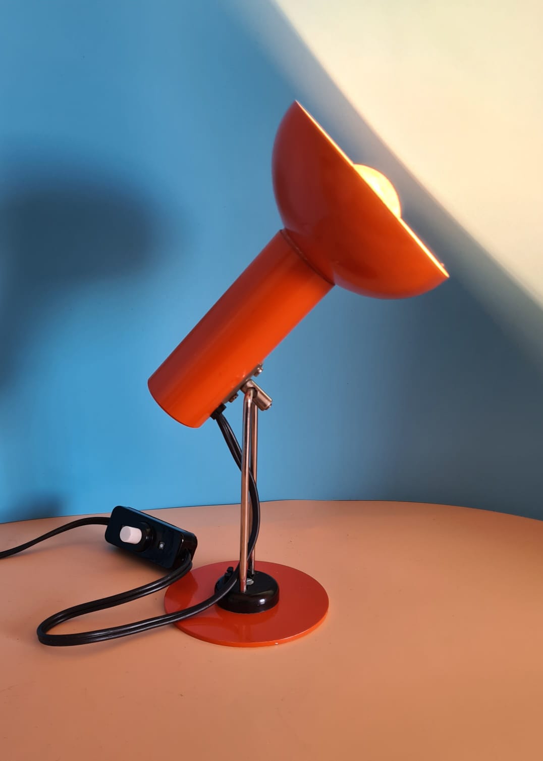 VEB NARVA DDR Leuchtenbau Arnsdorf Typ 3653, Schreibtischlampe Orange