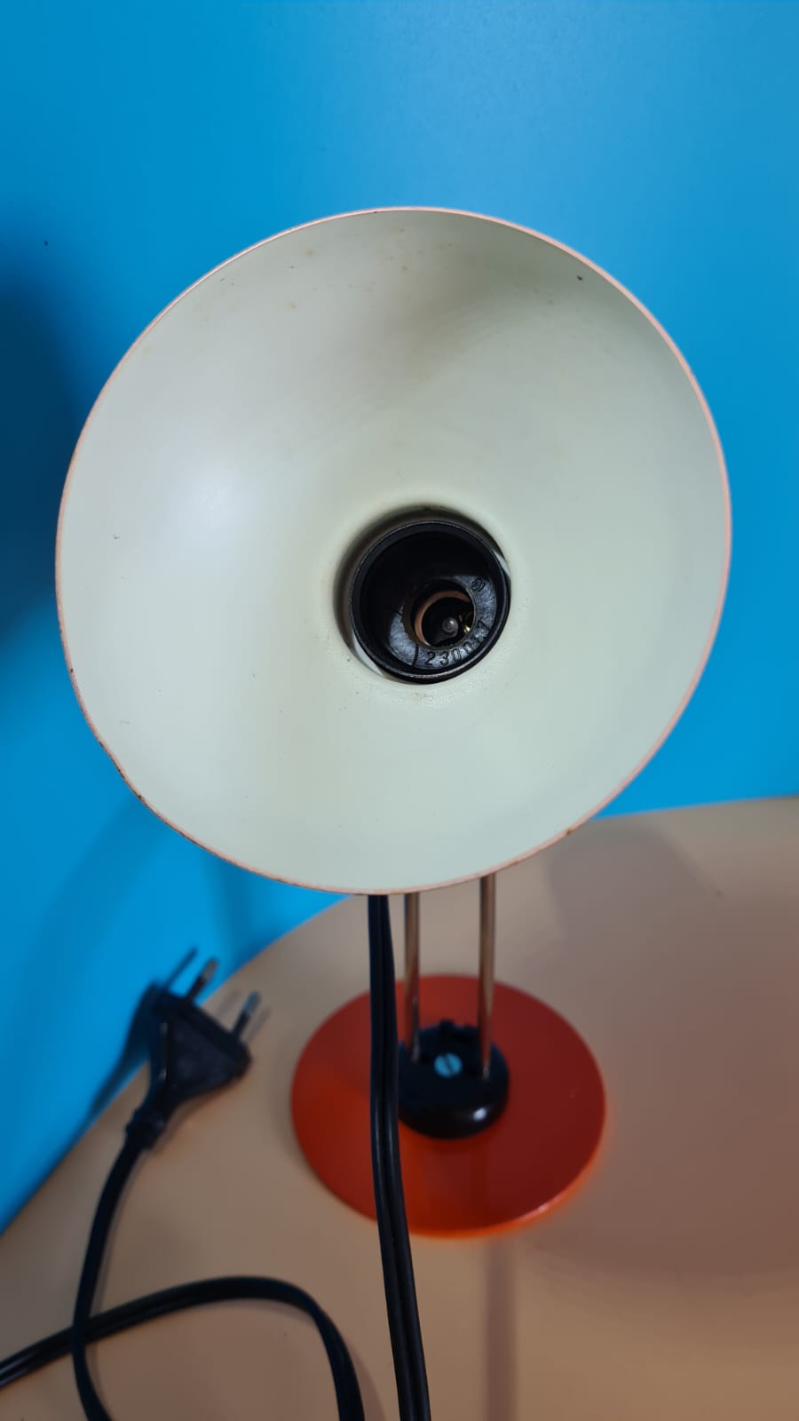 VEB NARVA DDR Leuchtenbau Arnsdorf Typ 3653, Schreibtischlampe Orange