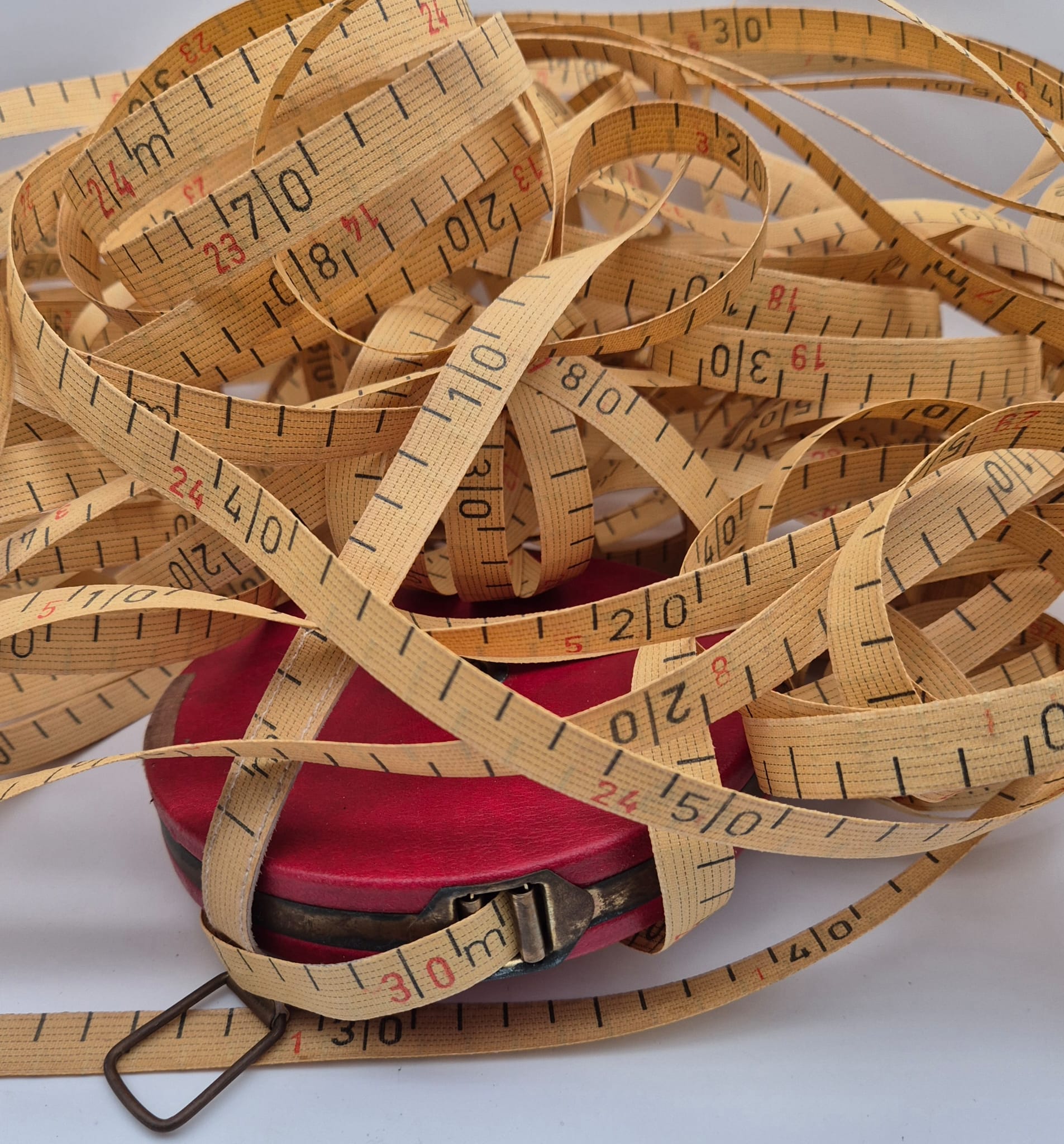 DDR Textilmaßband in roter Lederkapsel Massi Tools, Maßband 30 Meter OVP