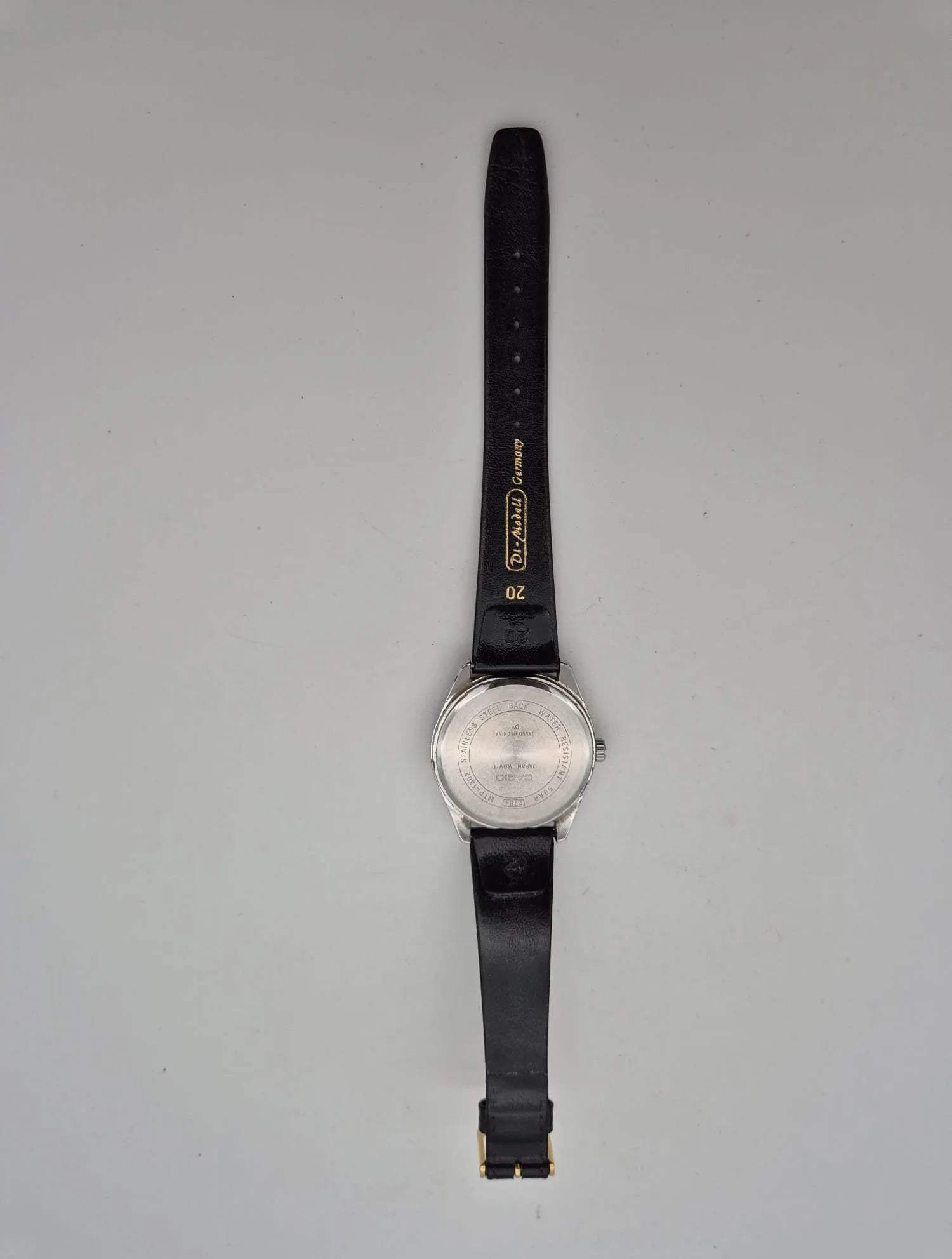 Armbanduhr Casio MTP 1302 mit schwarzem Lederarmband