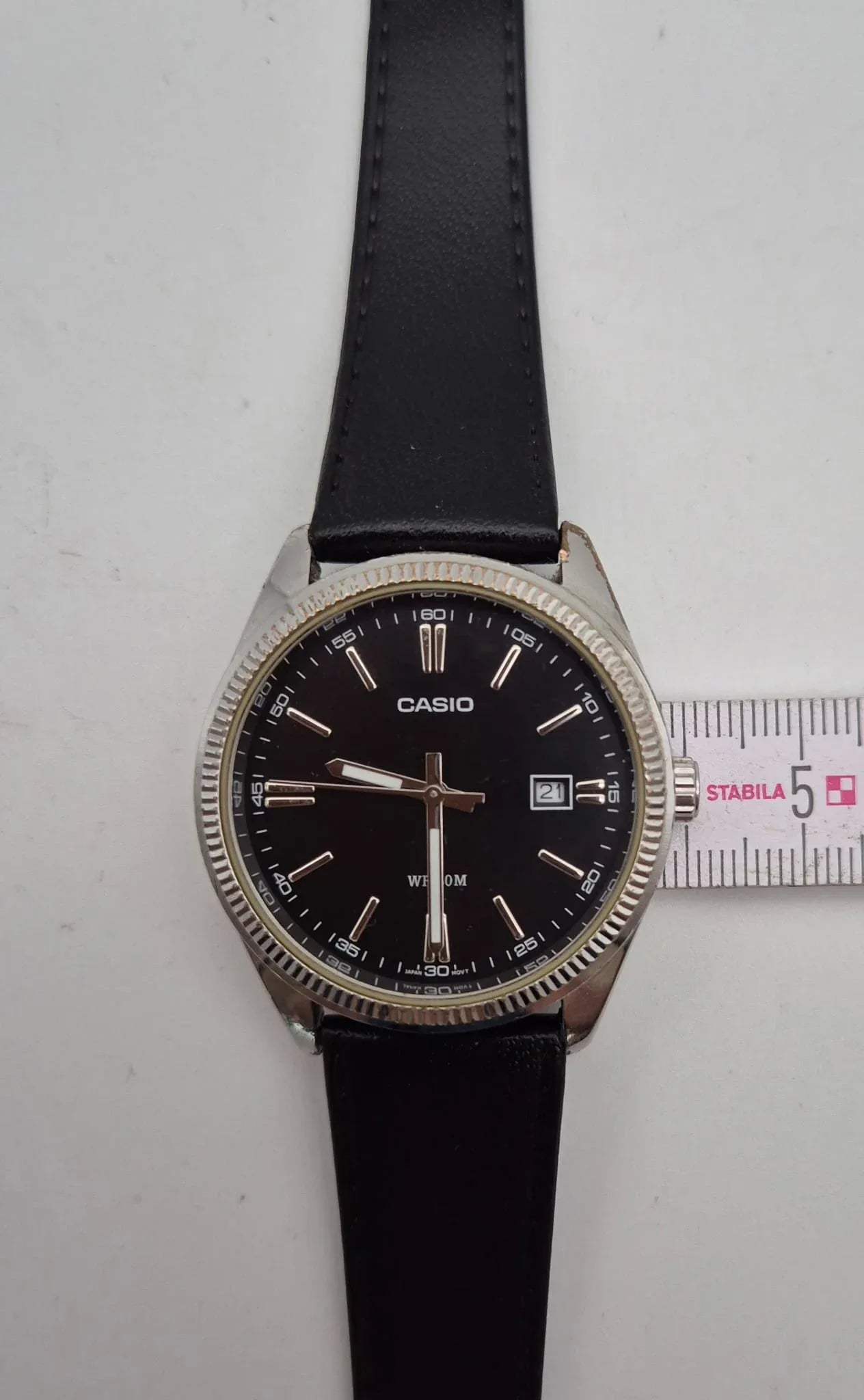 Armbanduhr Casio MTP 1302 mit schwarzem Lederarmband
