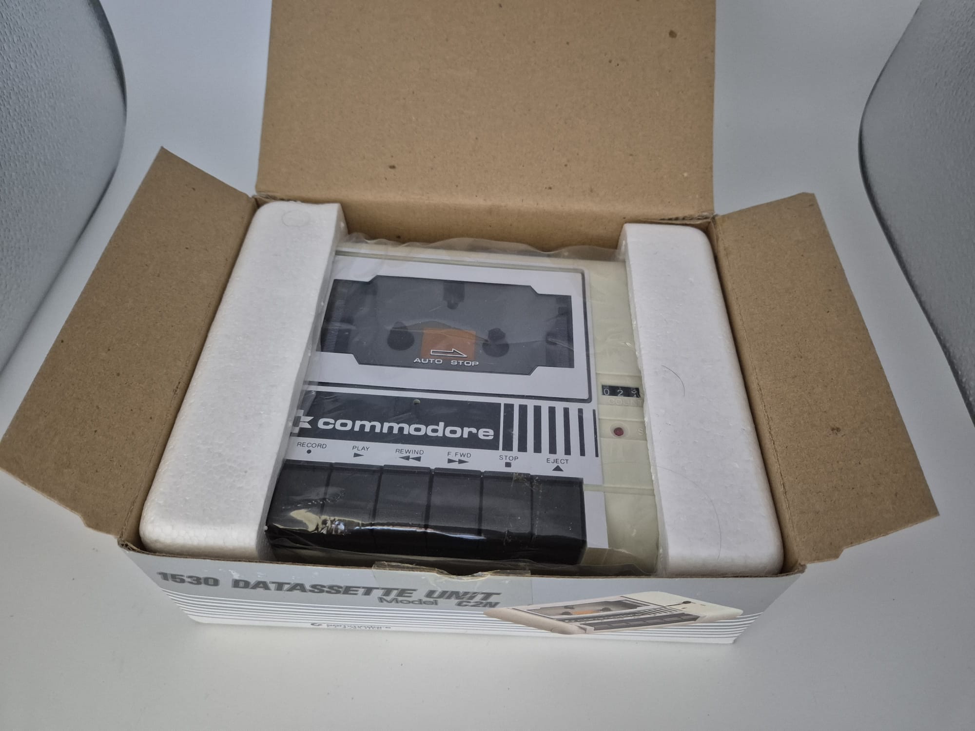 COMMODORE 1530 DATASETTE UNIT – Modell C2N (Originalverpackung & Handbuch)