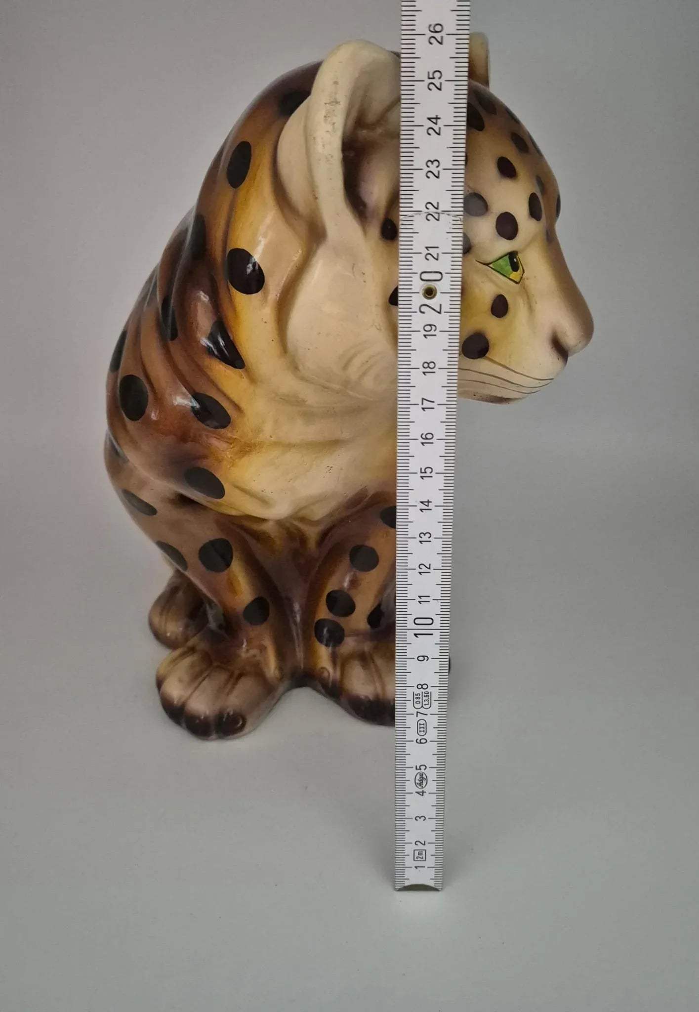 Leopardenskulptur,
Vintage Keramik Leopard Jungtier Figur – Detailreich & Dekorativ