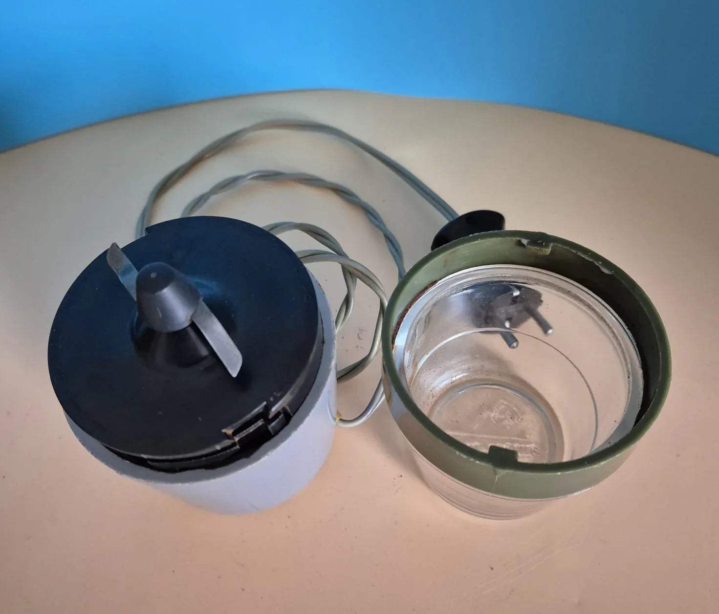 Elektrische Kaffeemühle „Pirouette“ Typ P3 – DDR, VEB Oberlind, 120 W