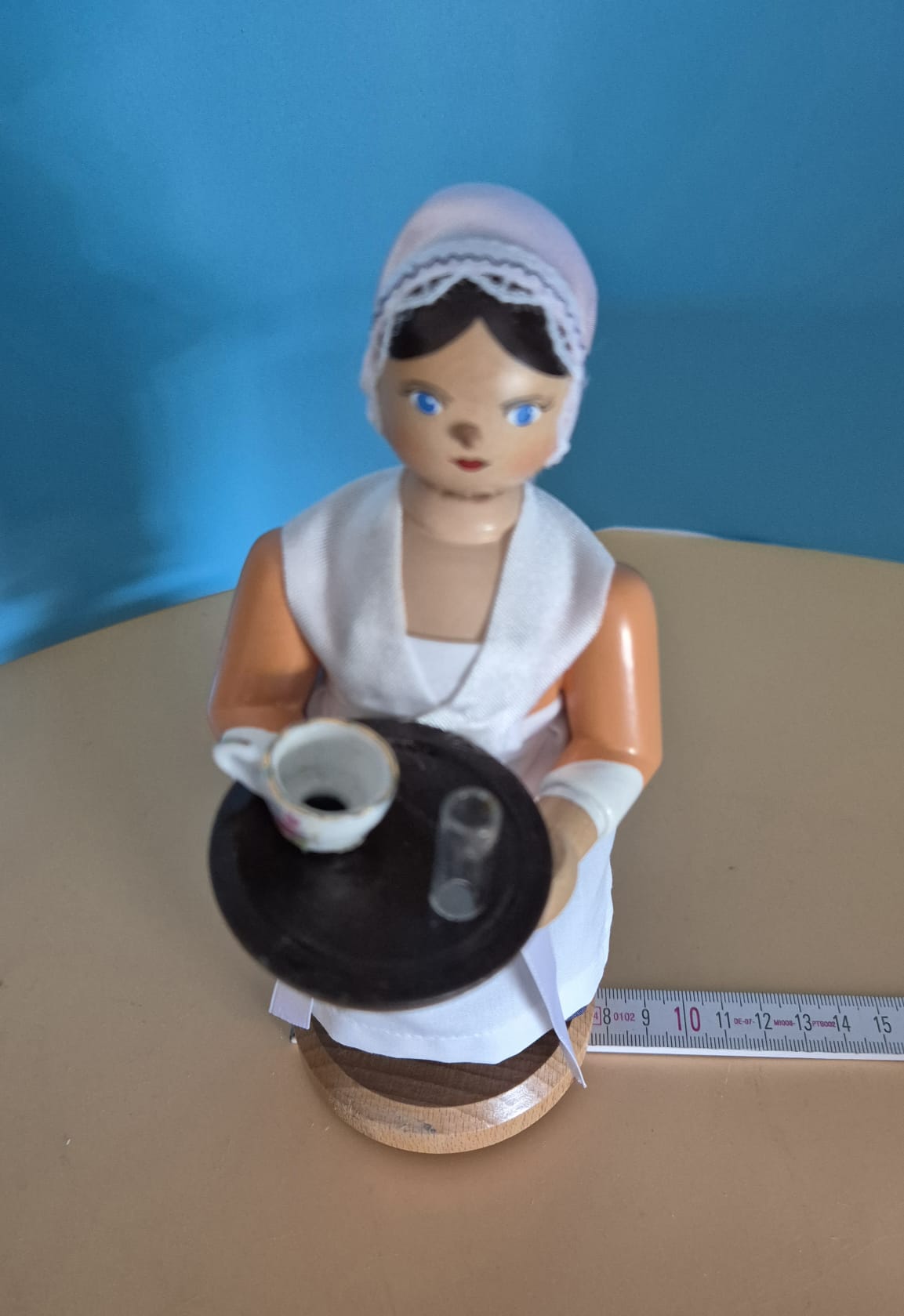 Räucherfigur „Das Schokoladenmädchen“ – Gebr. Braun GBR