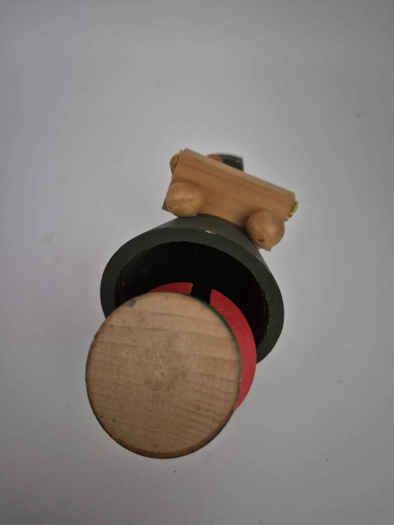 Altes Räuchermännchen – Händler mit Bauchladen
