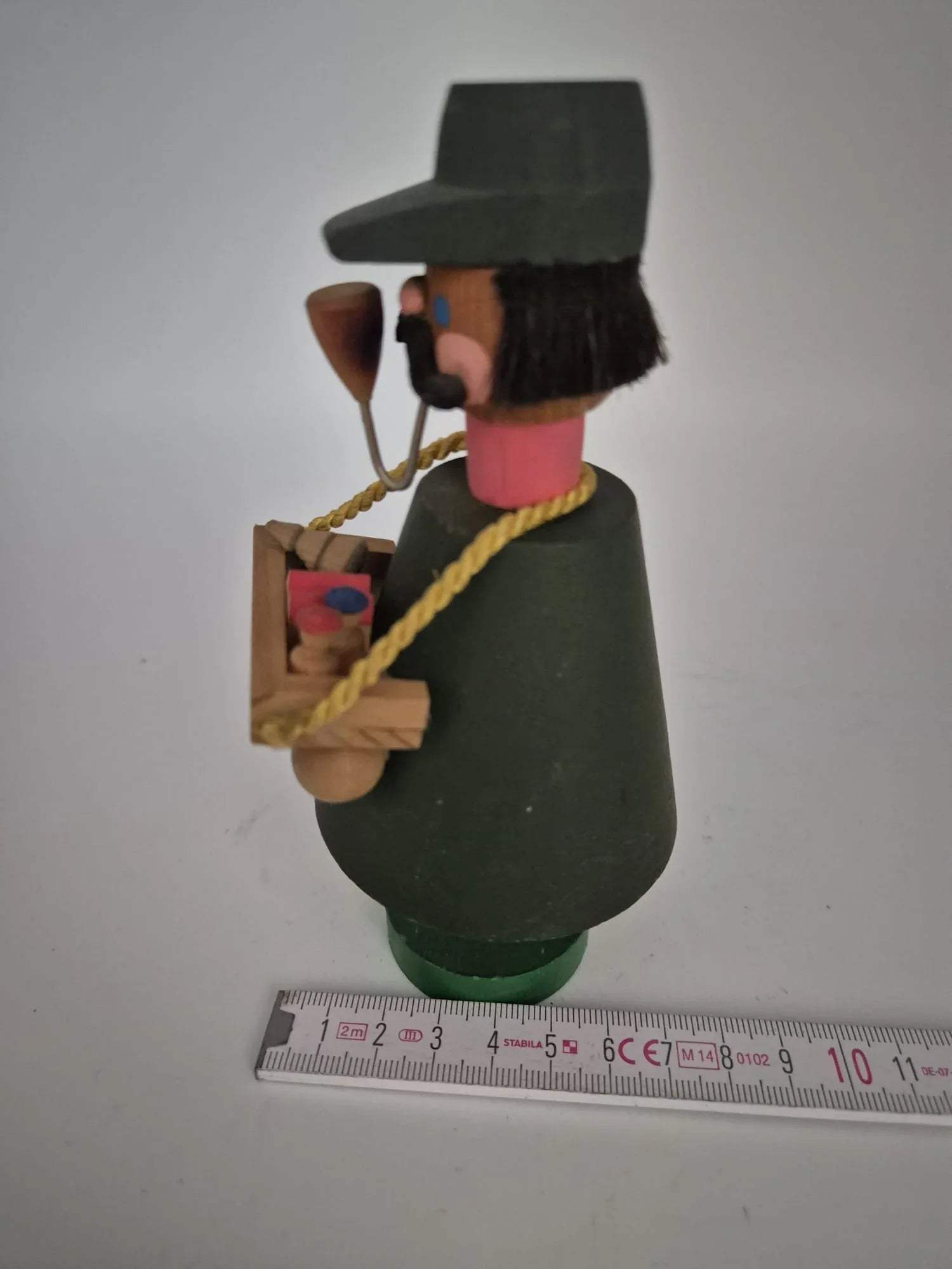 Altes Räuchermännchen – Händler mit Bauchladen