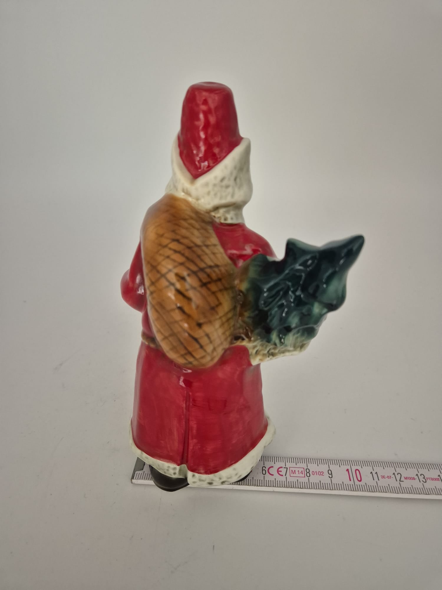 Porzellanfigur Weihnachtsmann mit Tanne