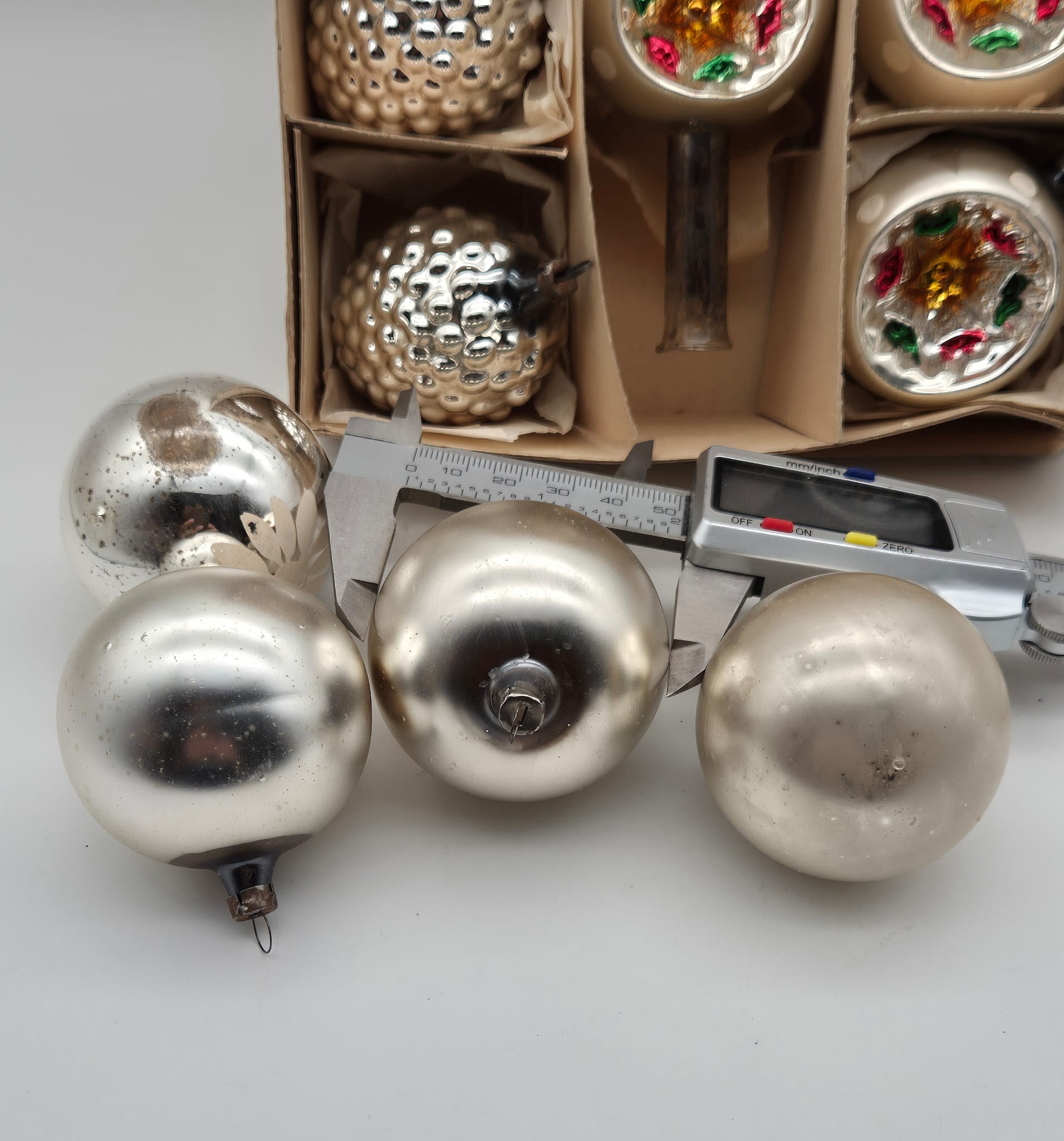 Alter Christbaumschmuck im Set