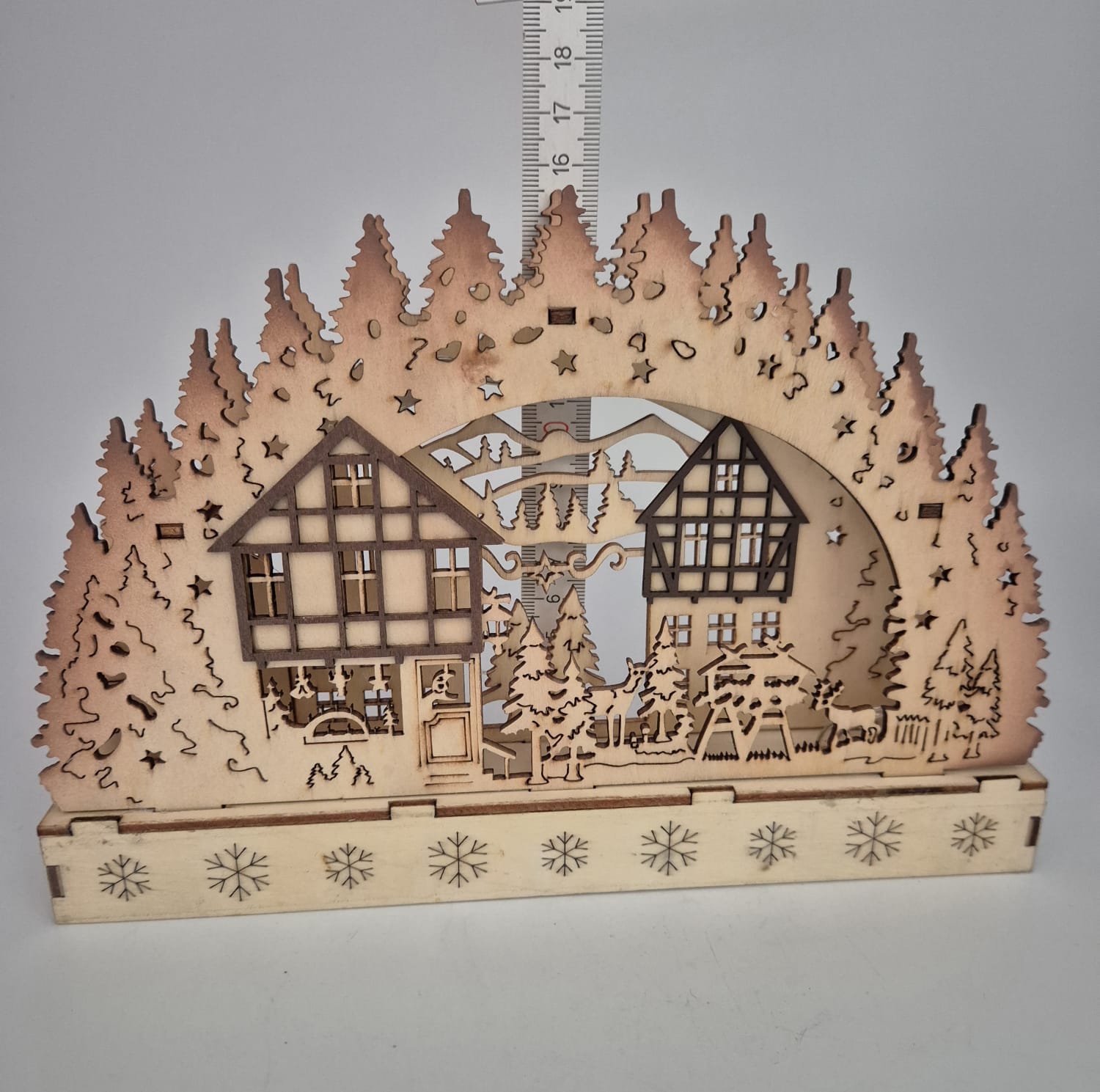 Sigro LED Schwibbogen Holz mit Wintermotiv