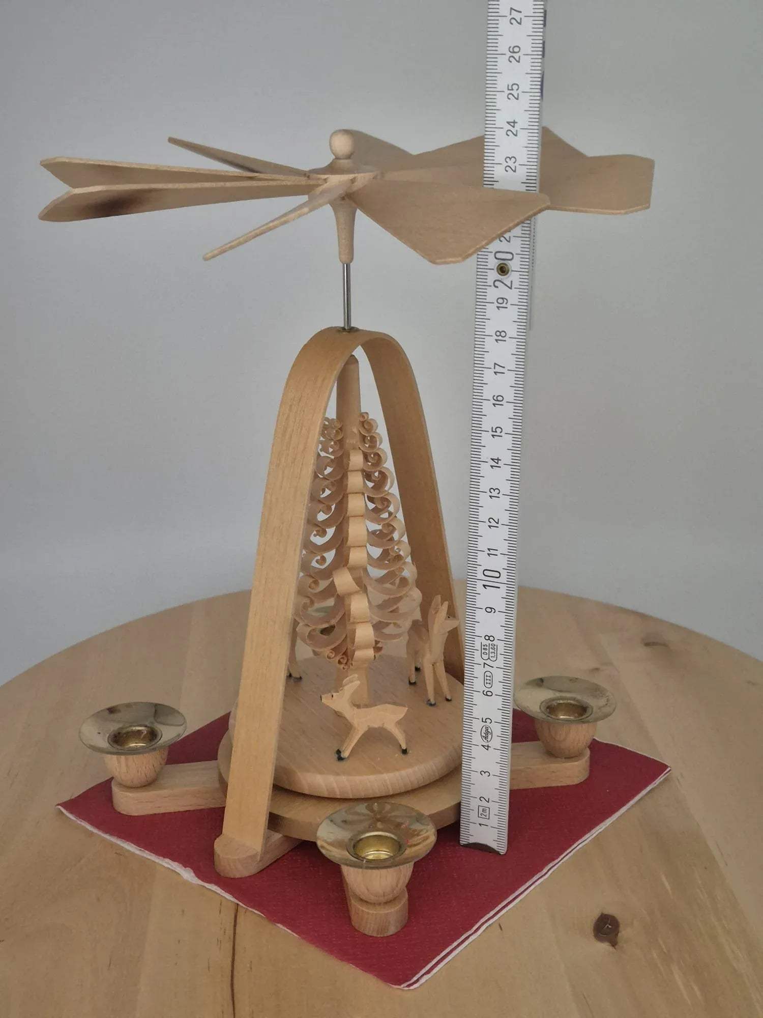 Pyramide mit Rehen – Dregeno Seiffen Erzgebirge