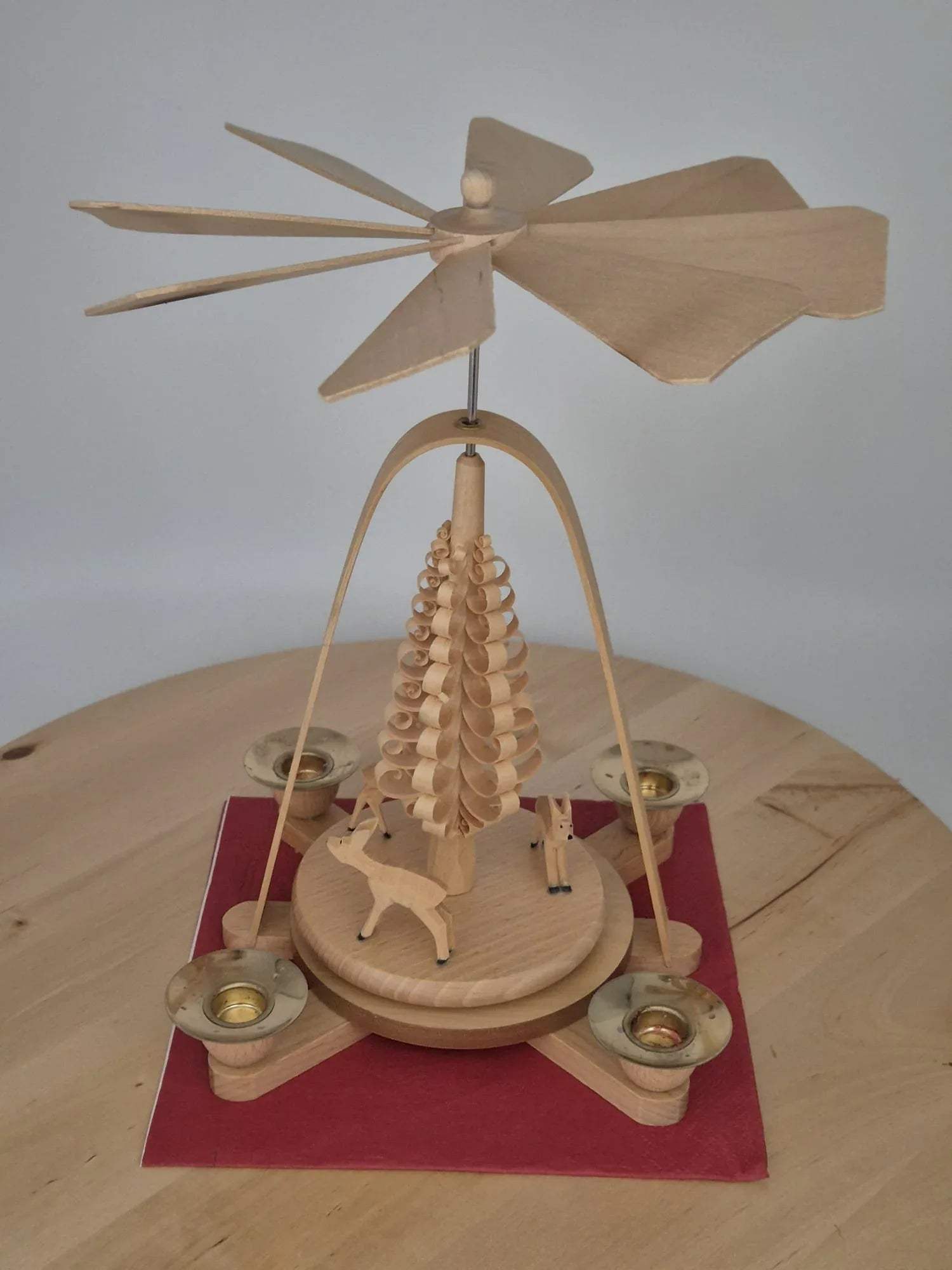 Pyramide mit Rehen – Dregeno Seiffen Erzgebirge
