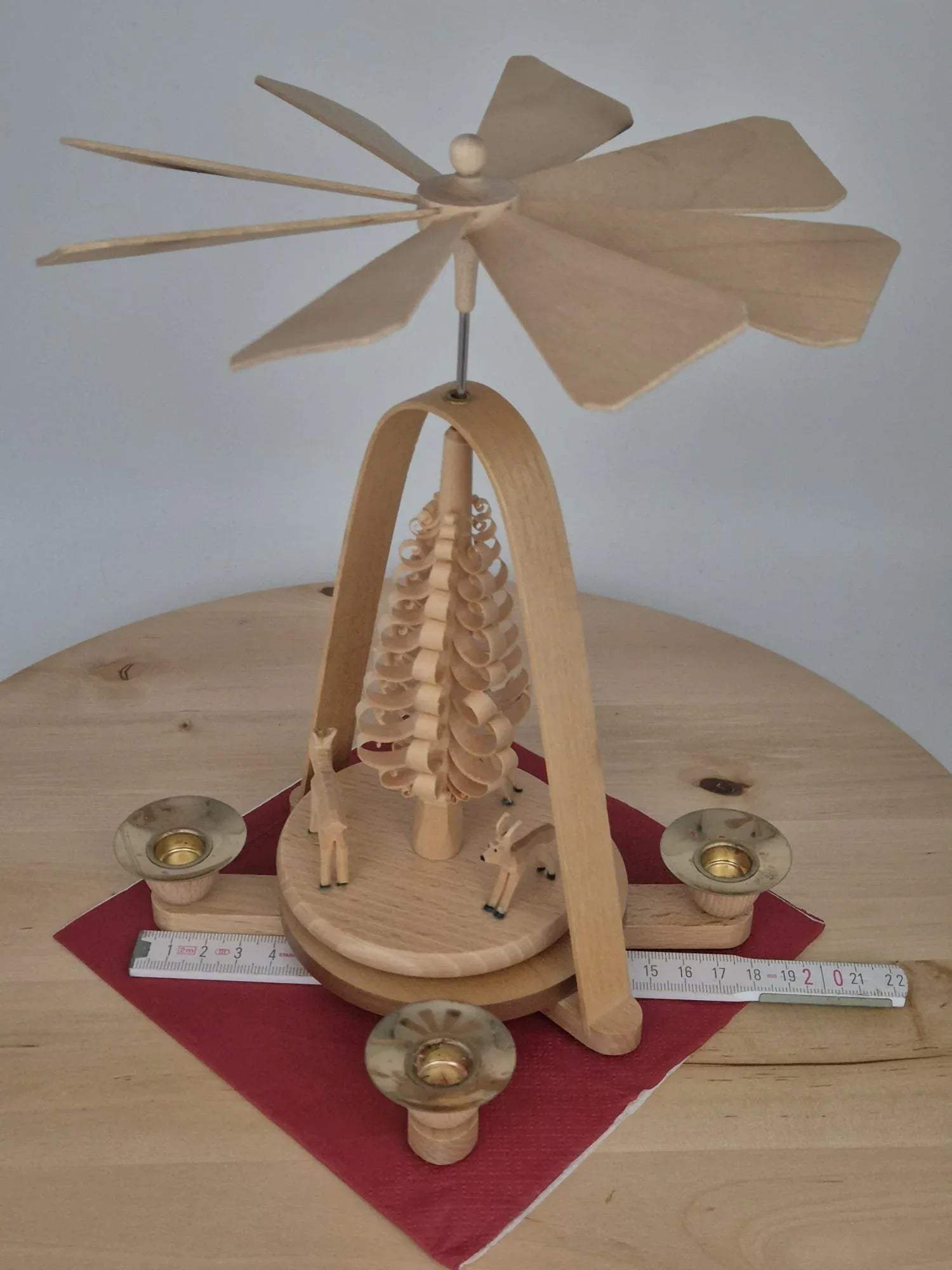 Pyramide mit Rehen – Dregeno Seiffen Erzgebirge