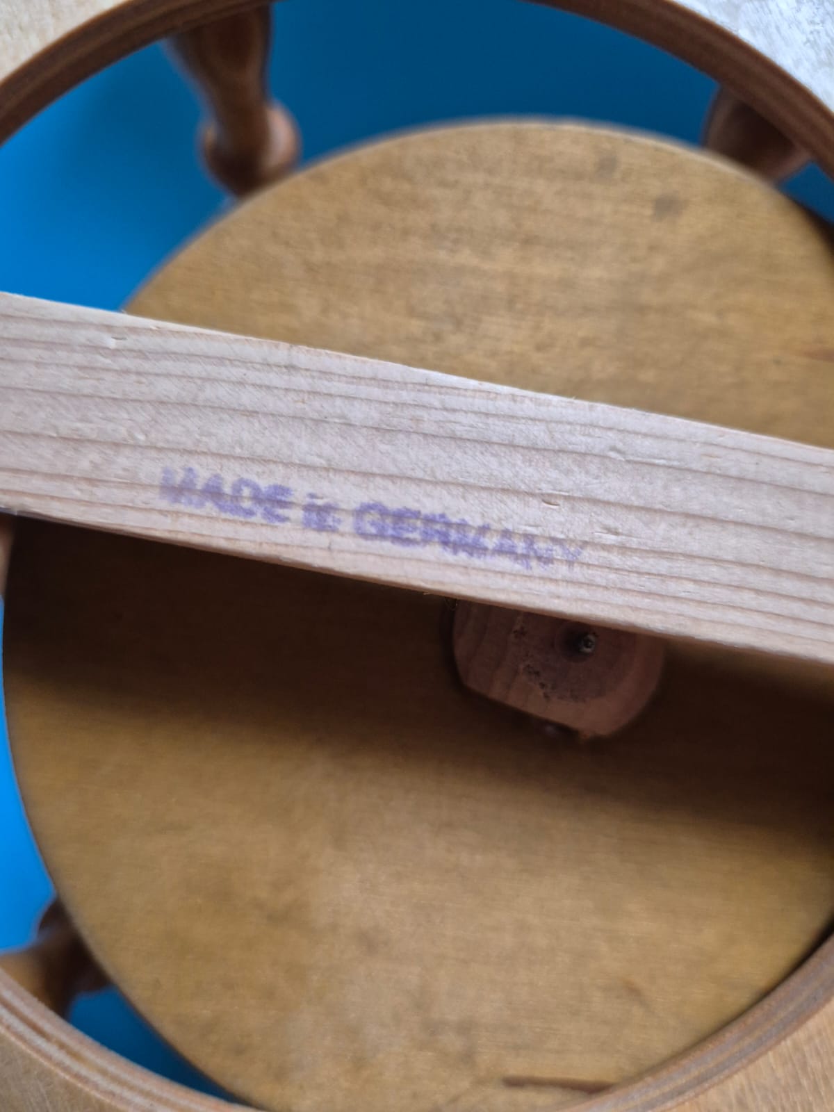 Erzgebirgische Weihnachtspyramide dreistöckig – Dregeno Seiffen