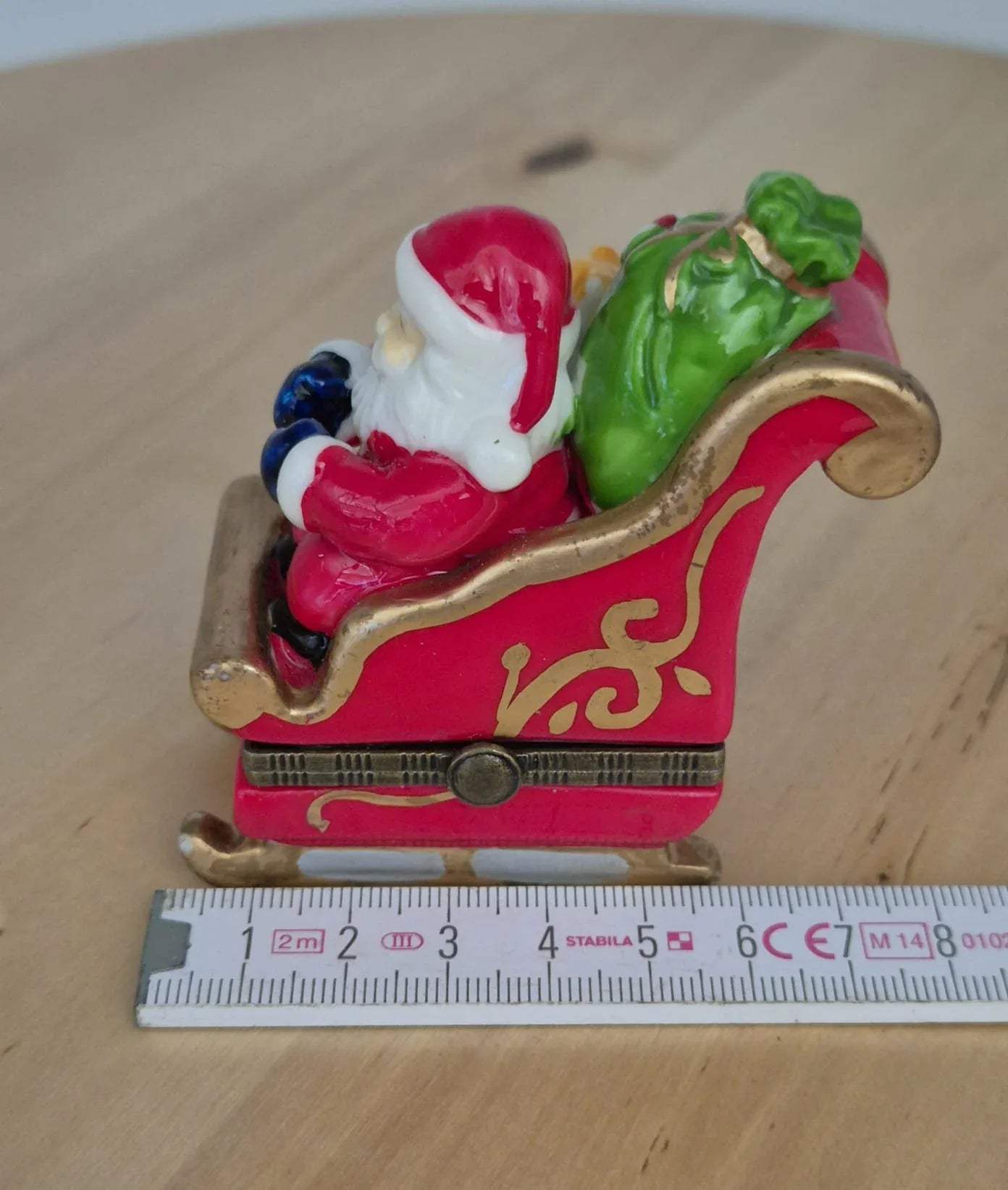 Weihnachtsmann im Schlitten – Porzellanbox