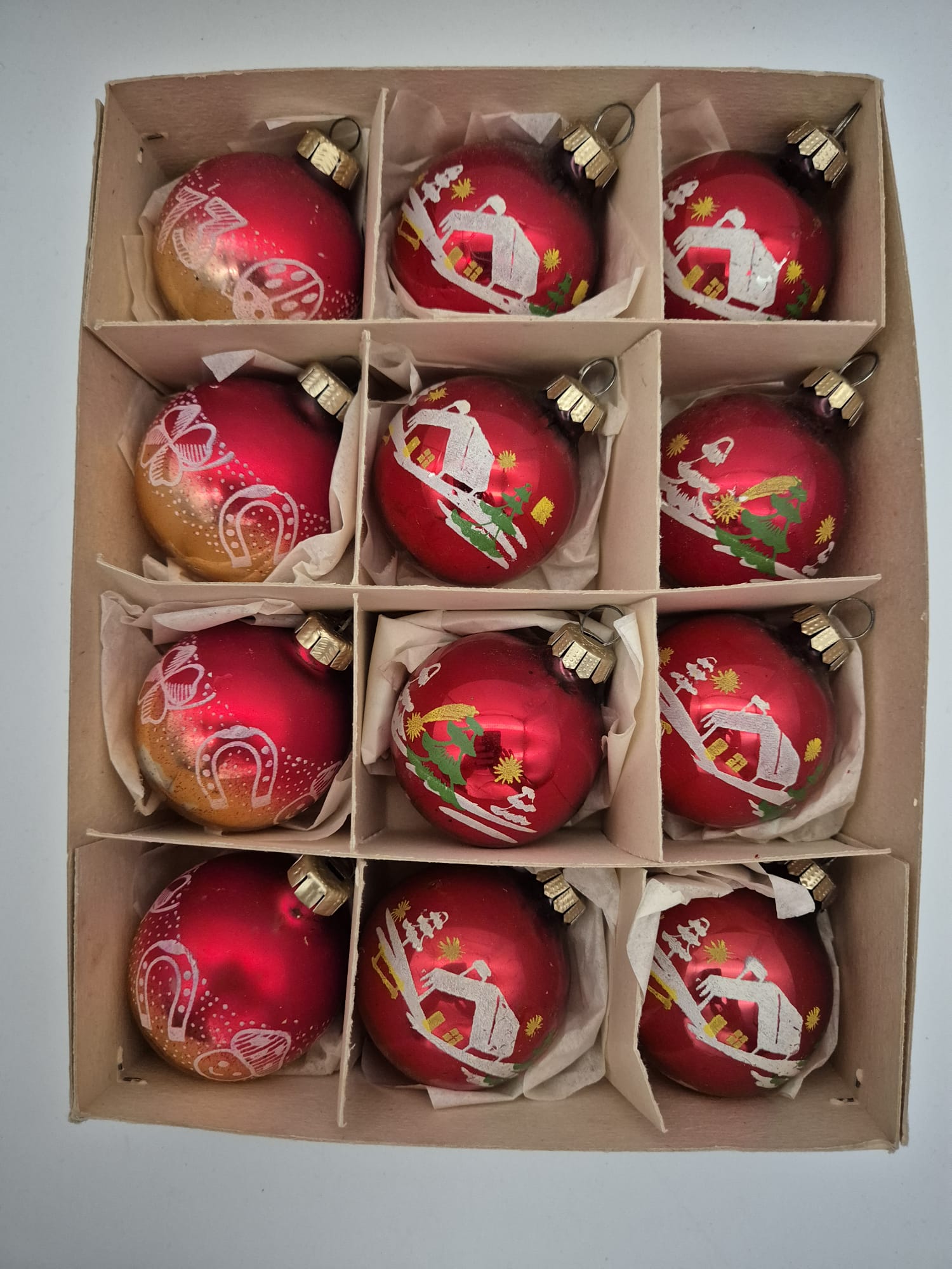 DDR Weihnachtskugeln mit verschiedenen Motiven aus Lauscha Glas