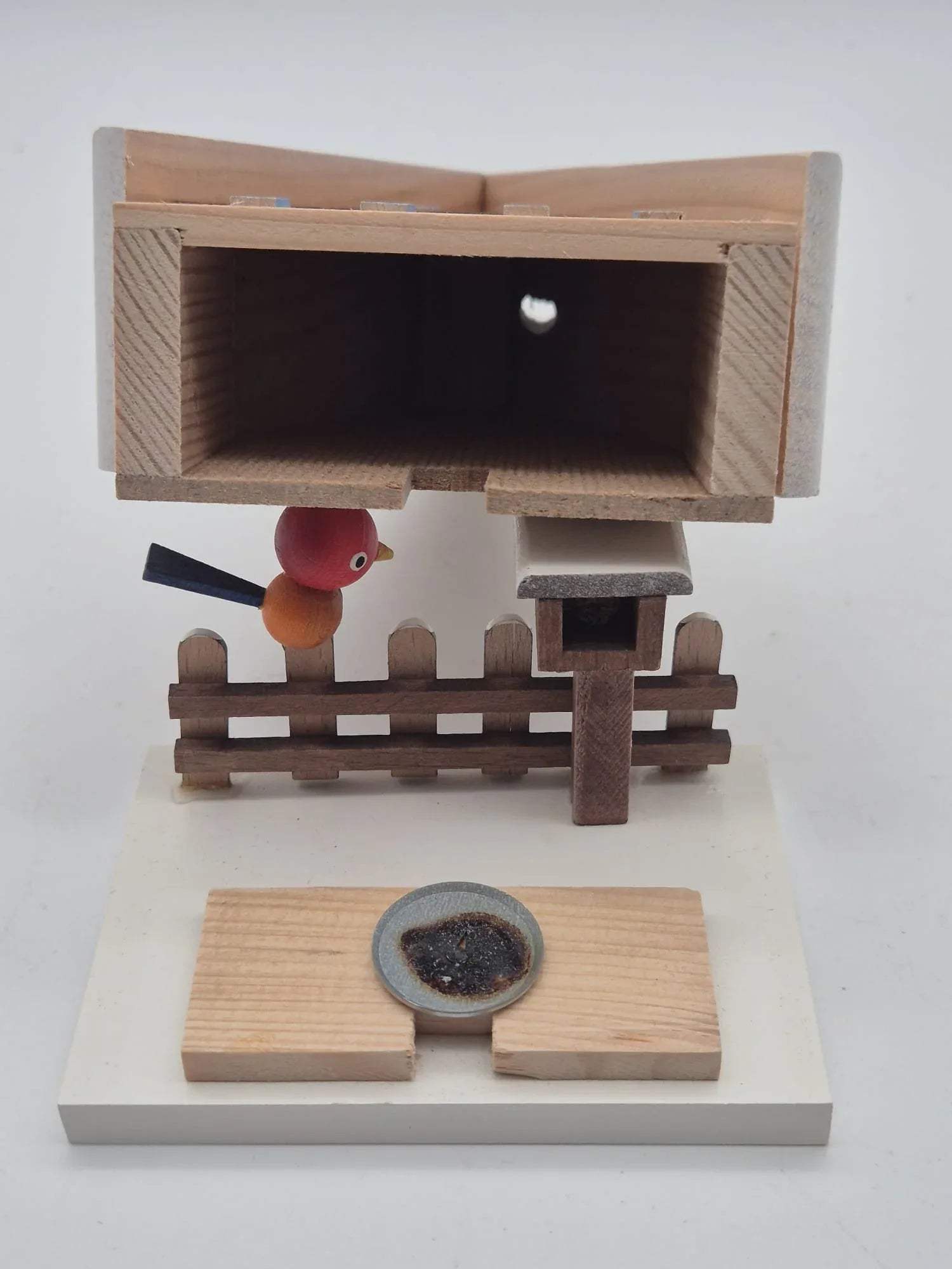 Räucherhaus mit Vogel – Made in Germany