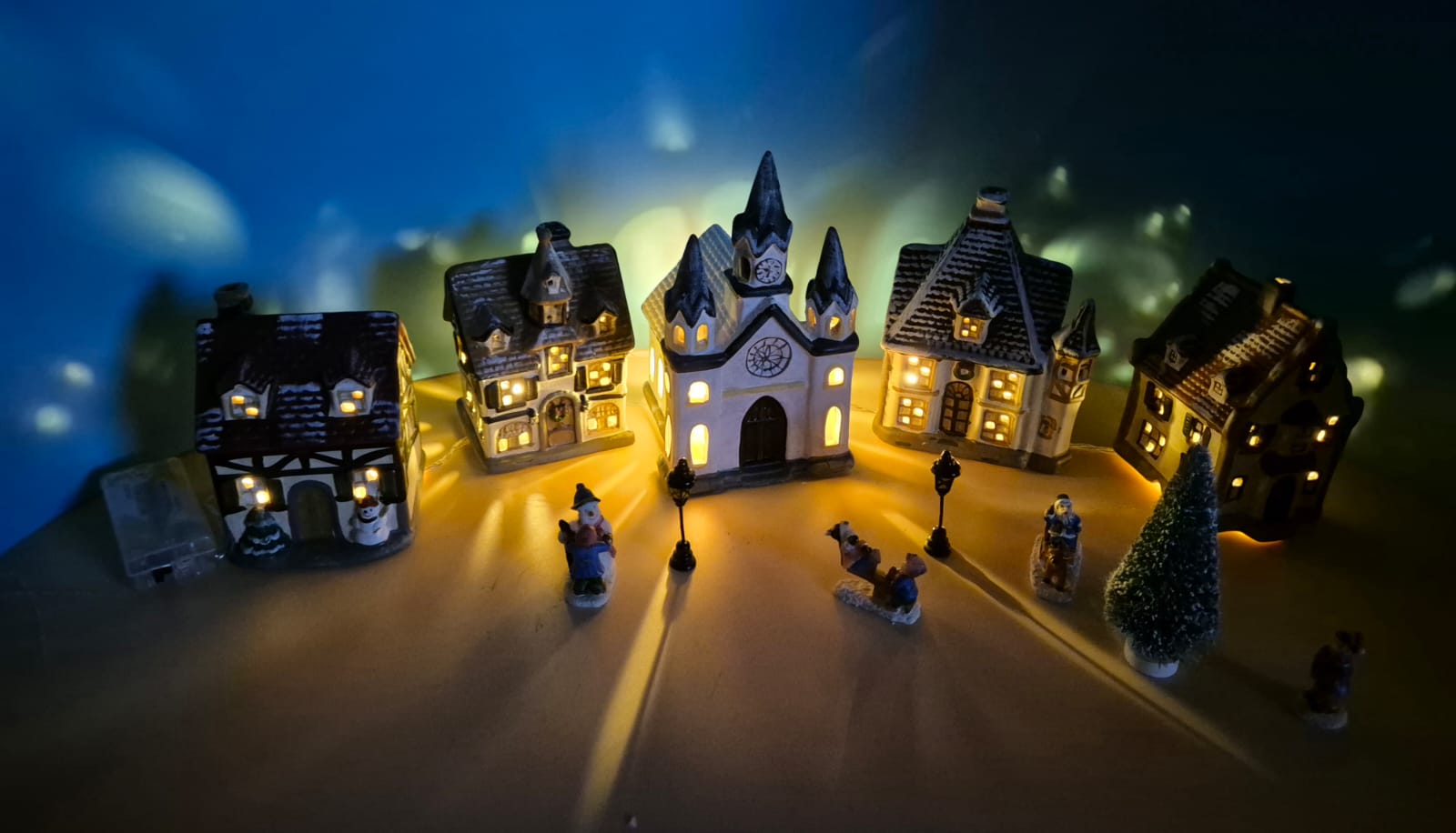 Keramik Weihnachtsdorf mit Beleuchtung