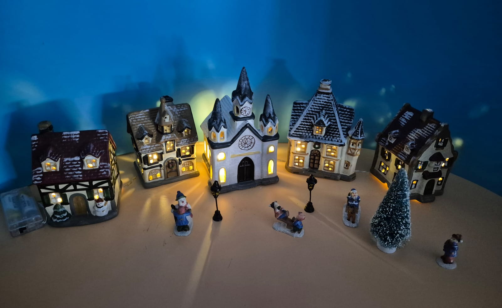 Keramik Weihnachtsdorf mit Beleuchtung