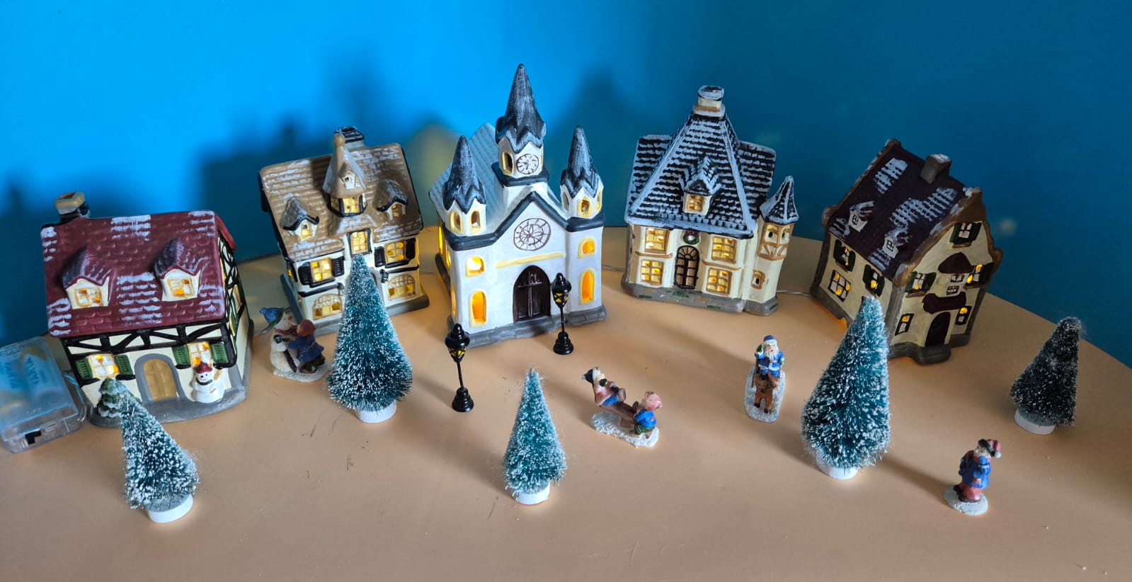 Keramik Weihnachtsdorf mit Beleuchtung