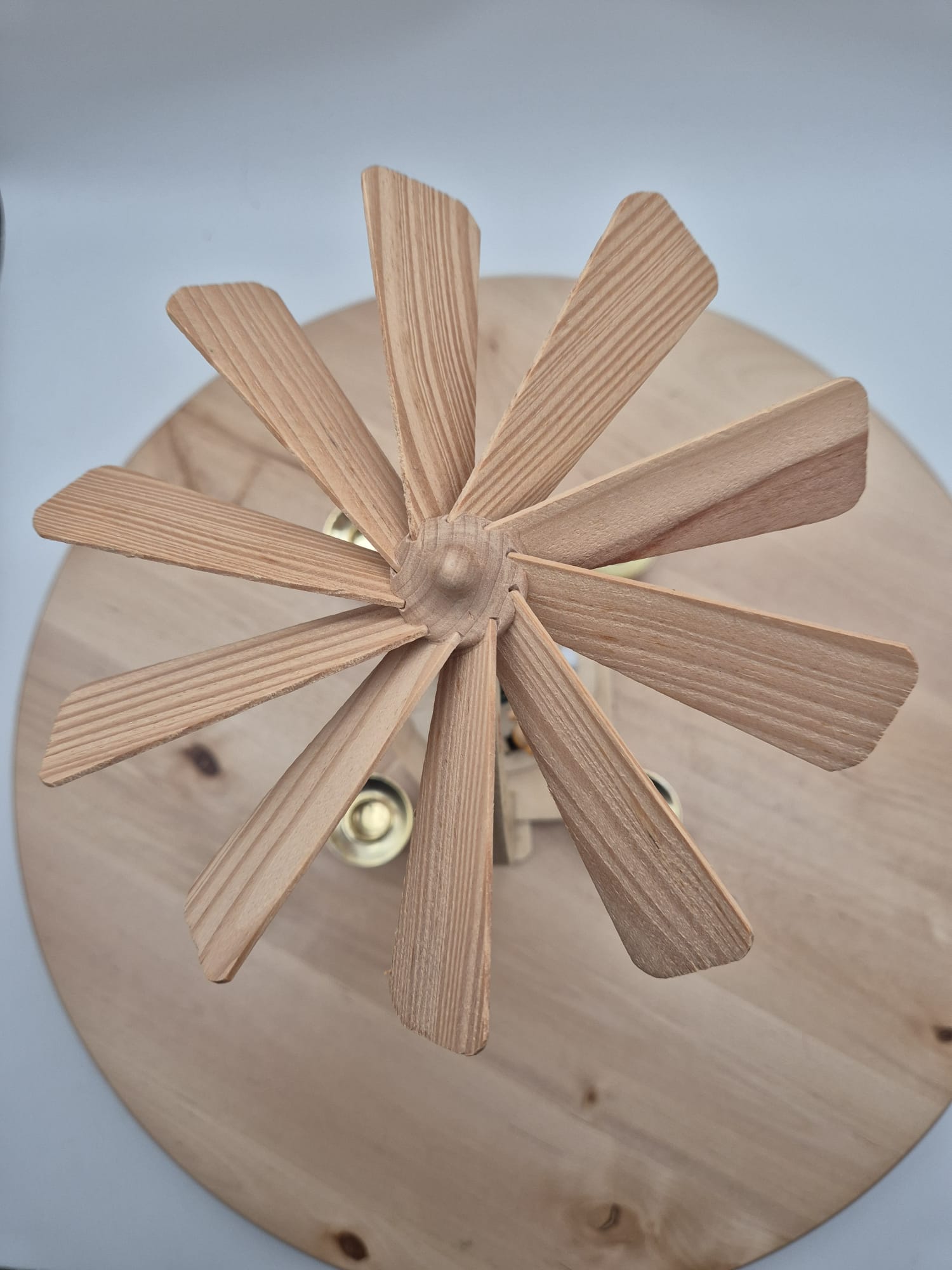 Weihnachtspyramide – Schlittschuhkinder