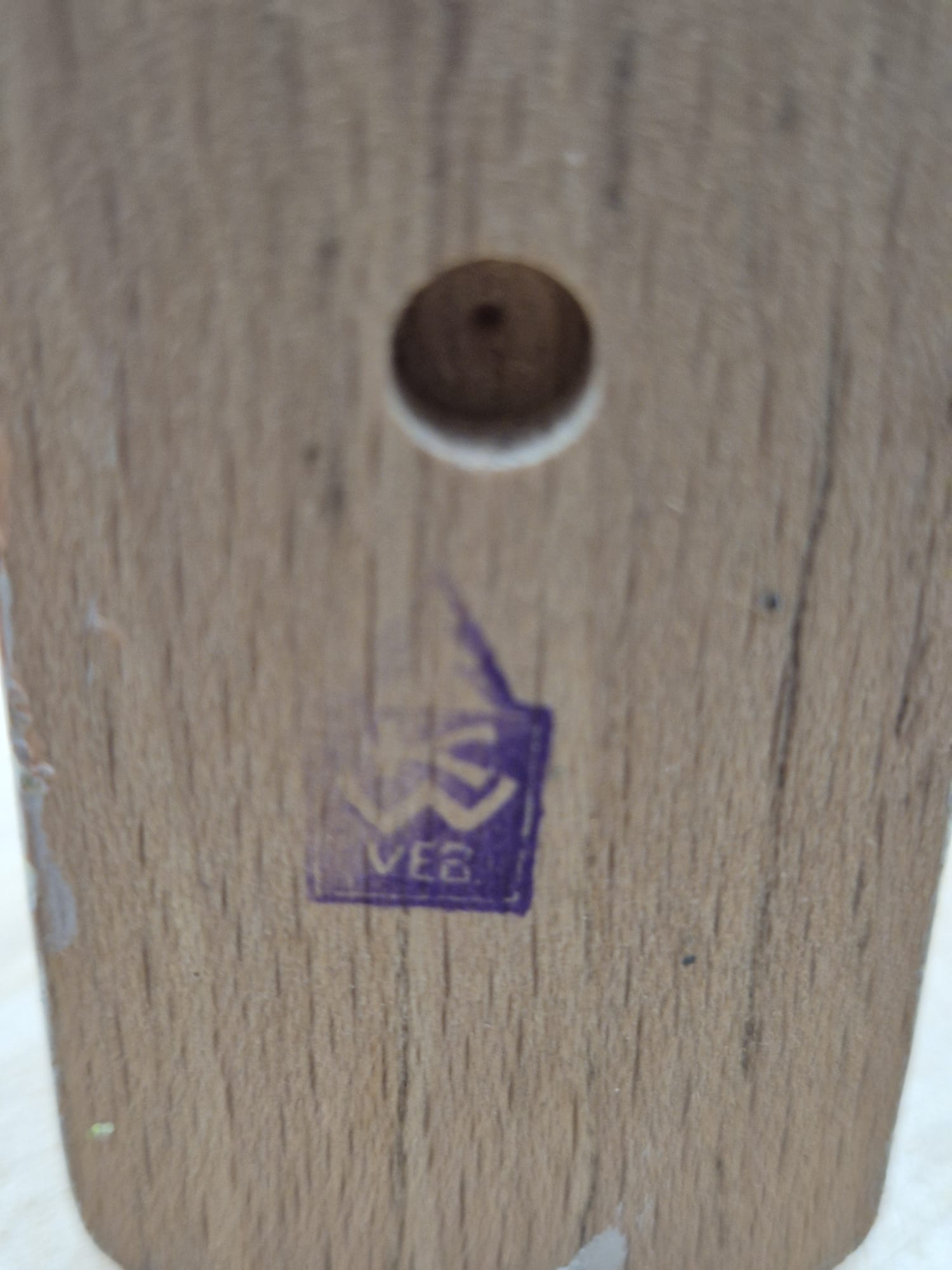 DDR Erzgebirge Holzfigur – Mädchen mit Schlitten