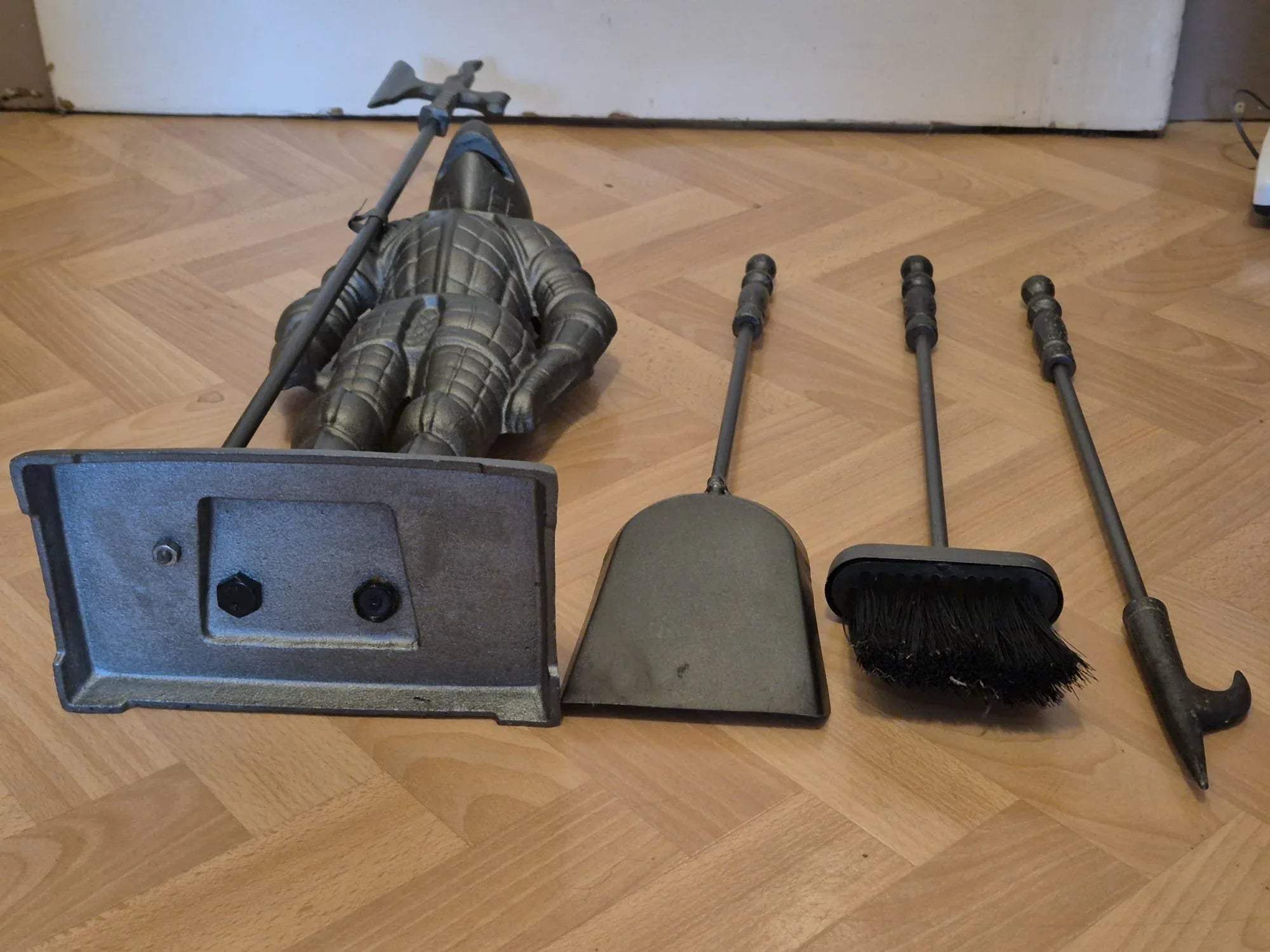 Kaminbesteck Ritter aus Gusseisen